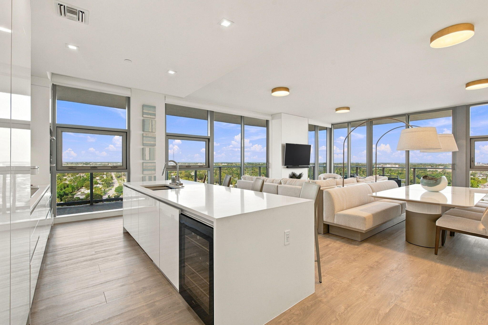 220 LAKE SHORE #1423, West Palm Beach FL 33403