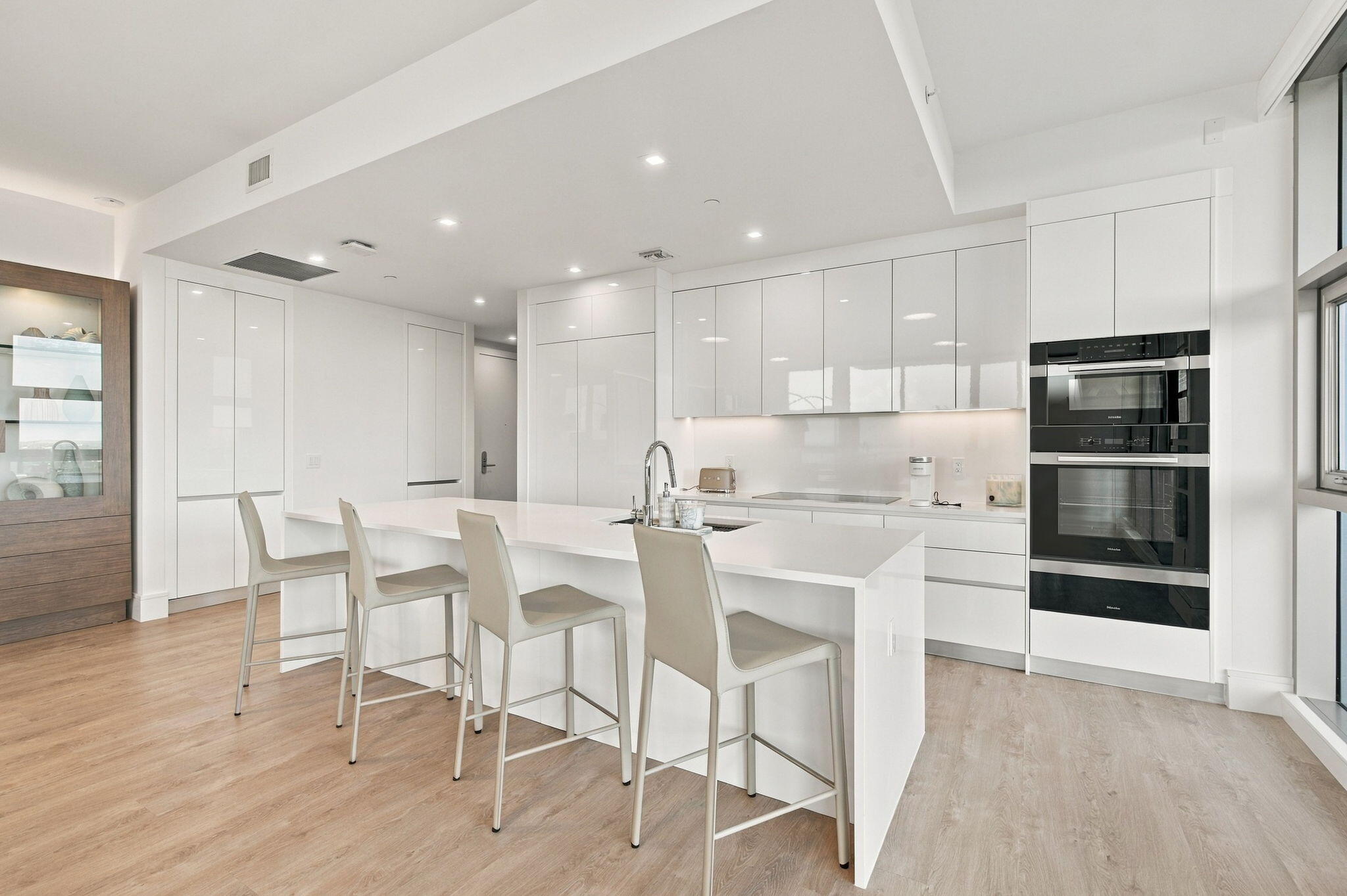 220 LAKE SHORE #1423, West Palm Beach FL 33403