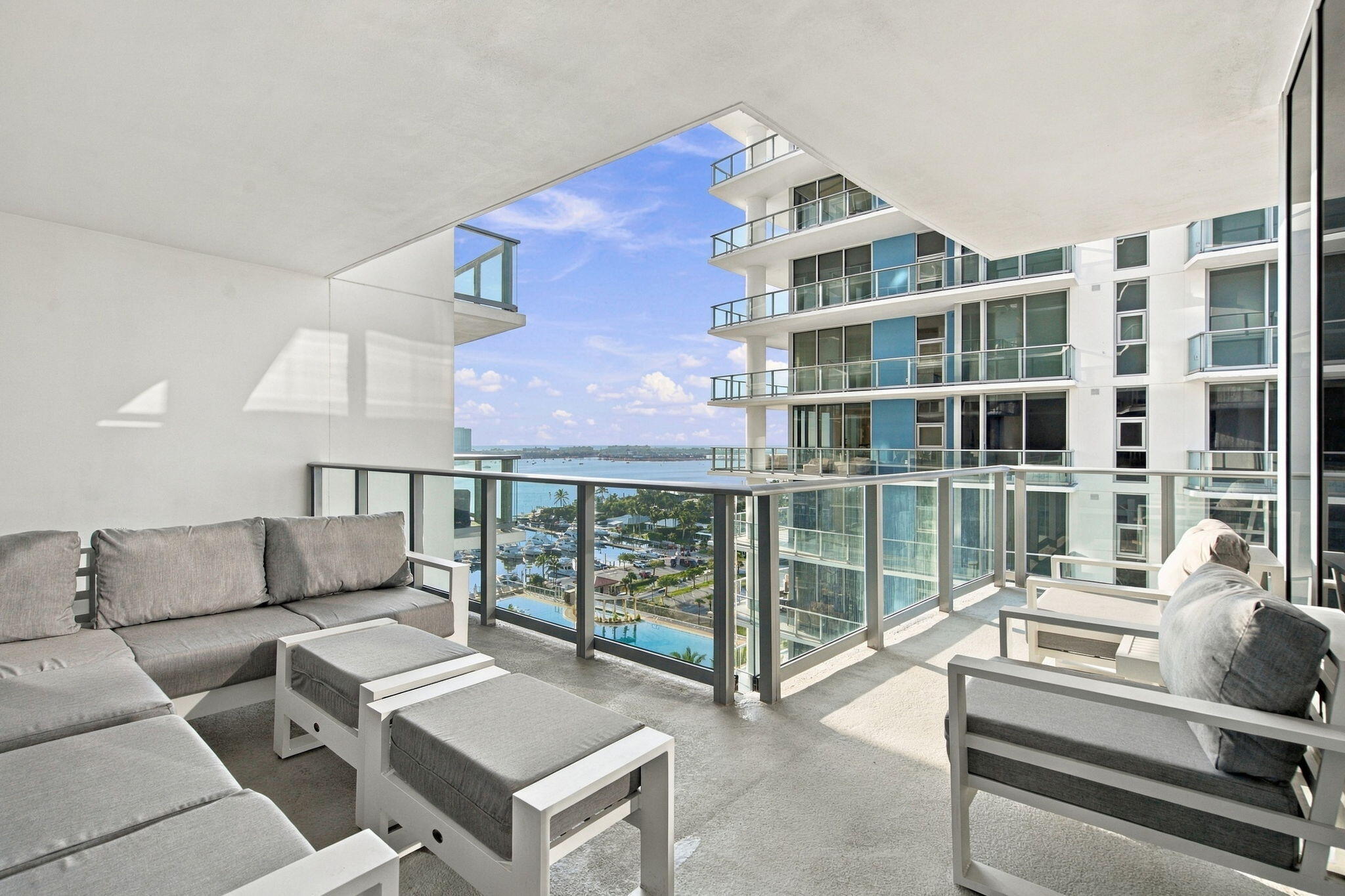220 LAKE SHORE #1423, West Palm Beach FL 33403