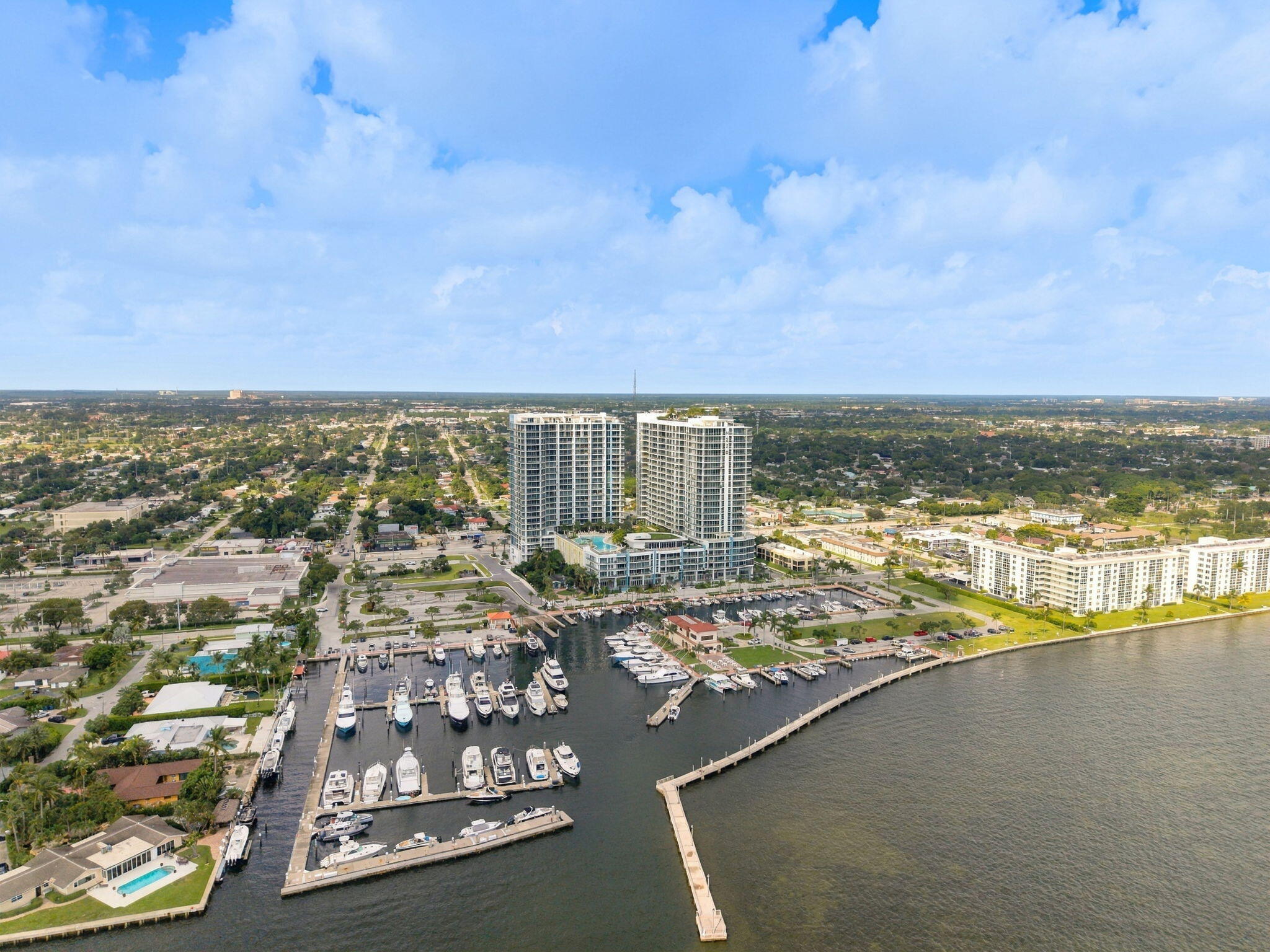 220 LAKE SHORE #1423, West Palm Beach FL 33403