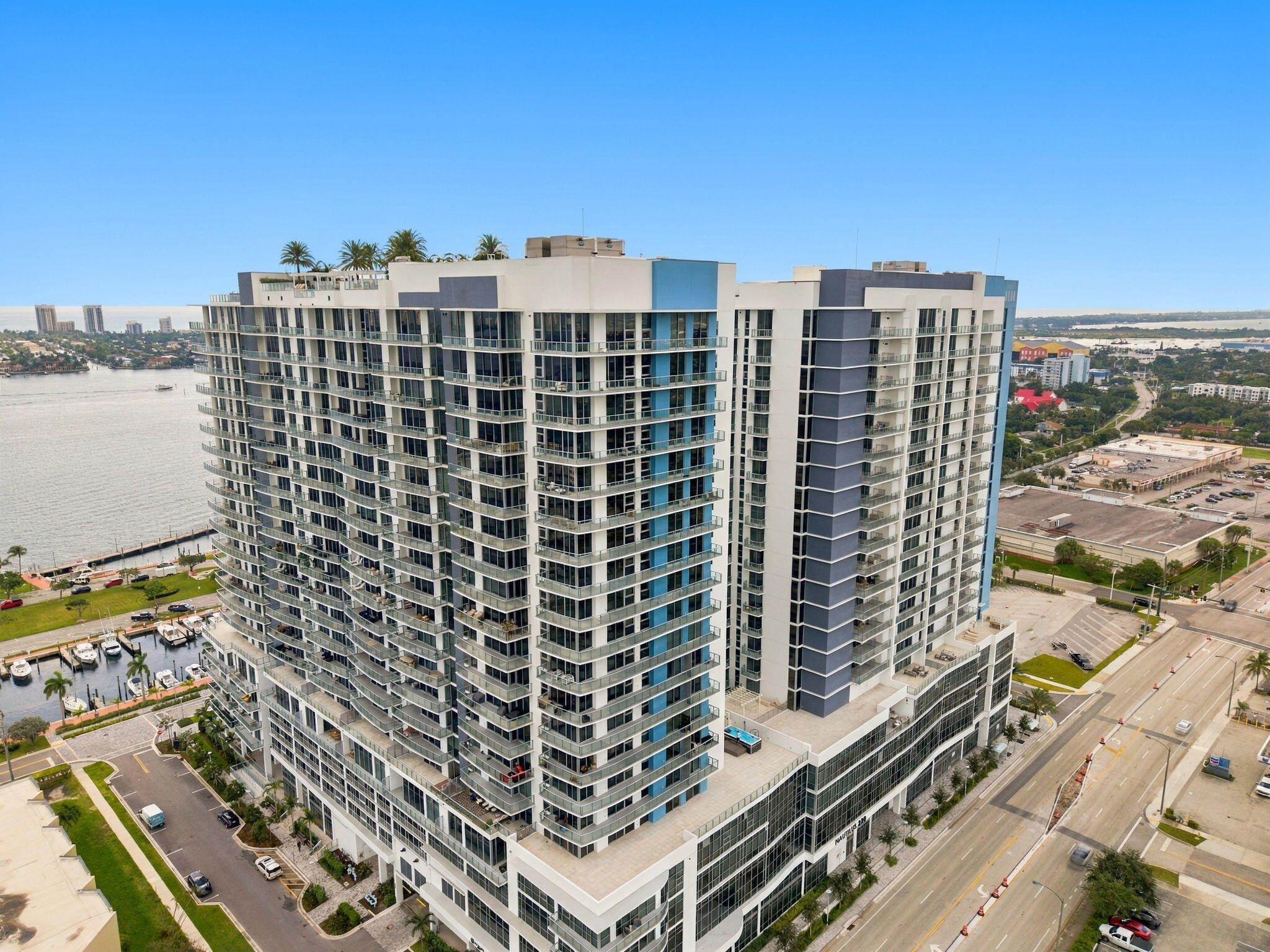 220 LAKE SHORE #1423, West Palm Beach FL 33403