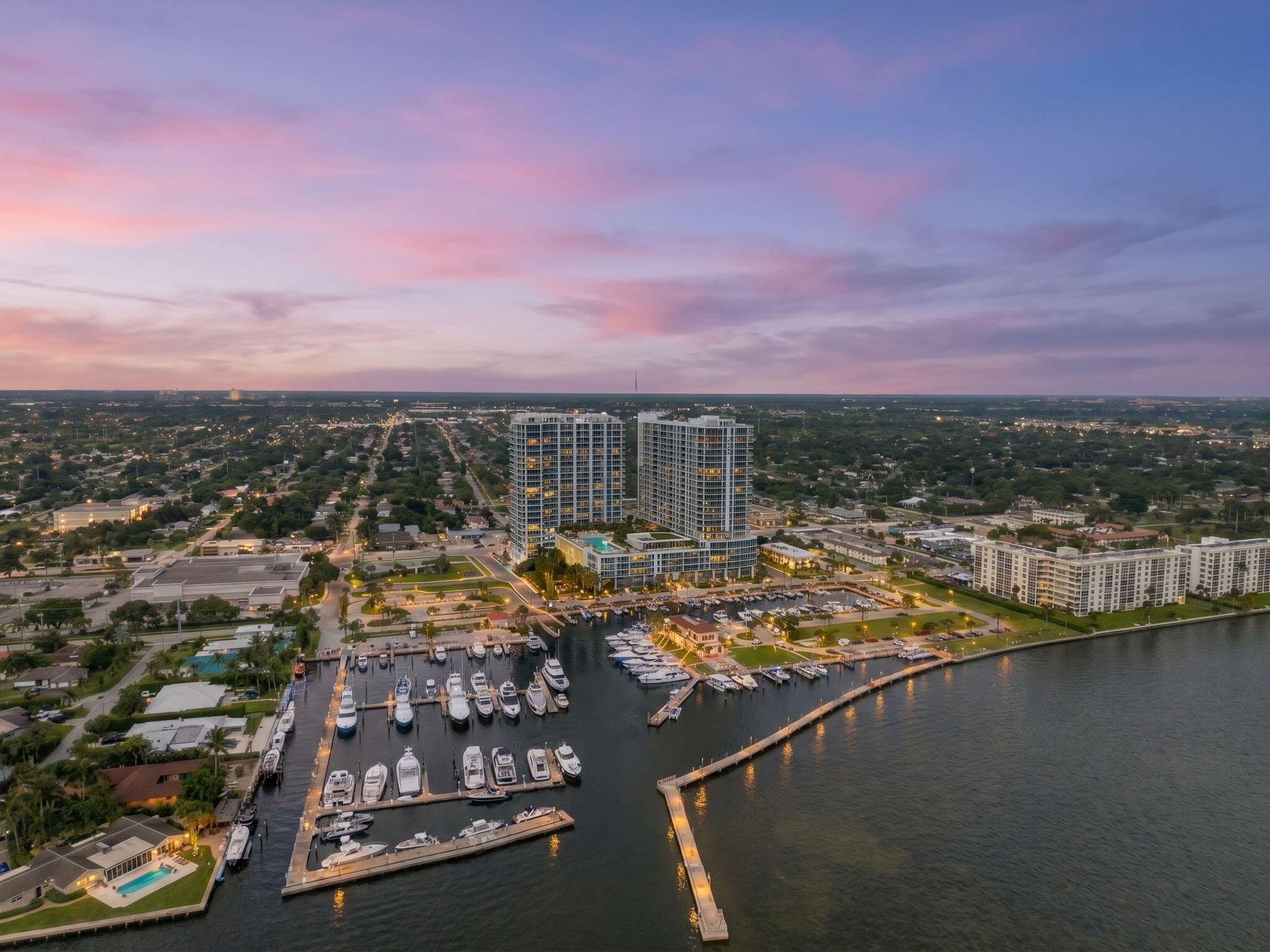 220 LAKE SHORE #1423, West Palm Beach FL 33403