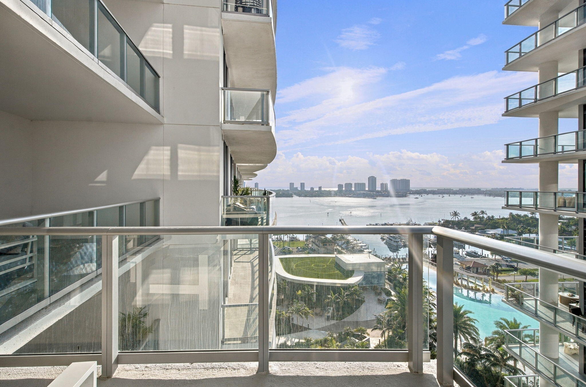 220 LAKE SHORE #1423, West Palm Beach FL 33403