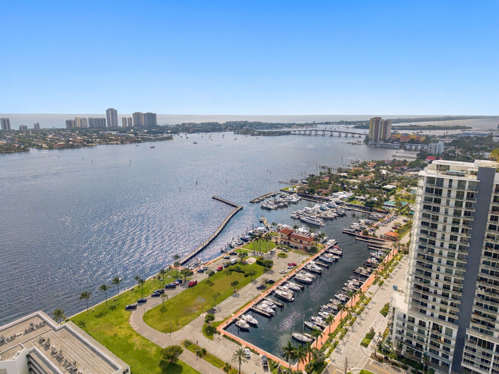 220 LAKE SHORE #1423, West Palm Beach FL 33403