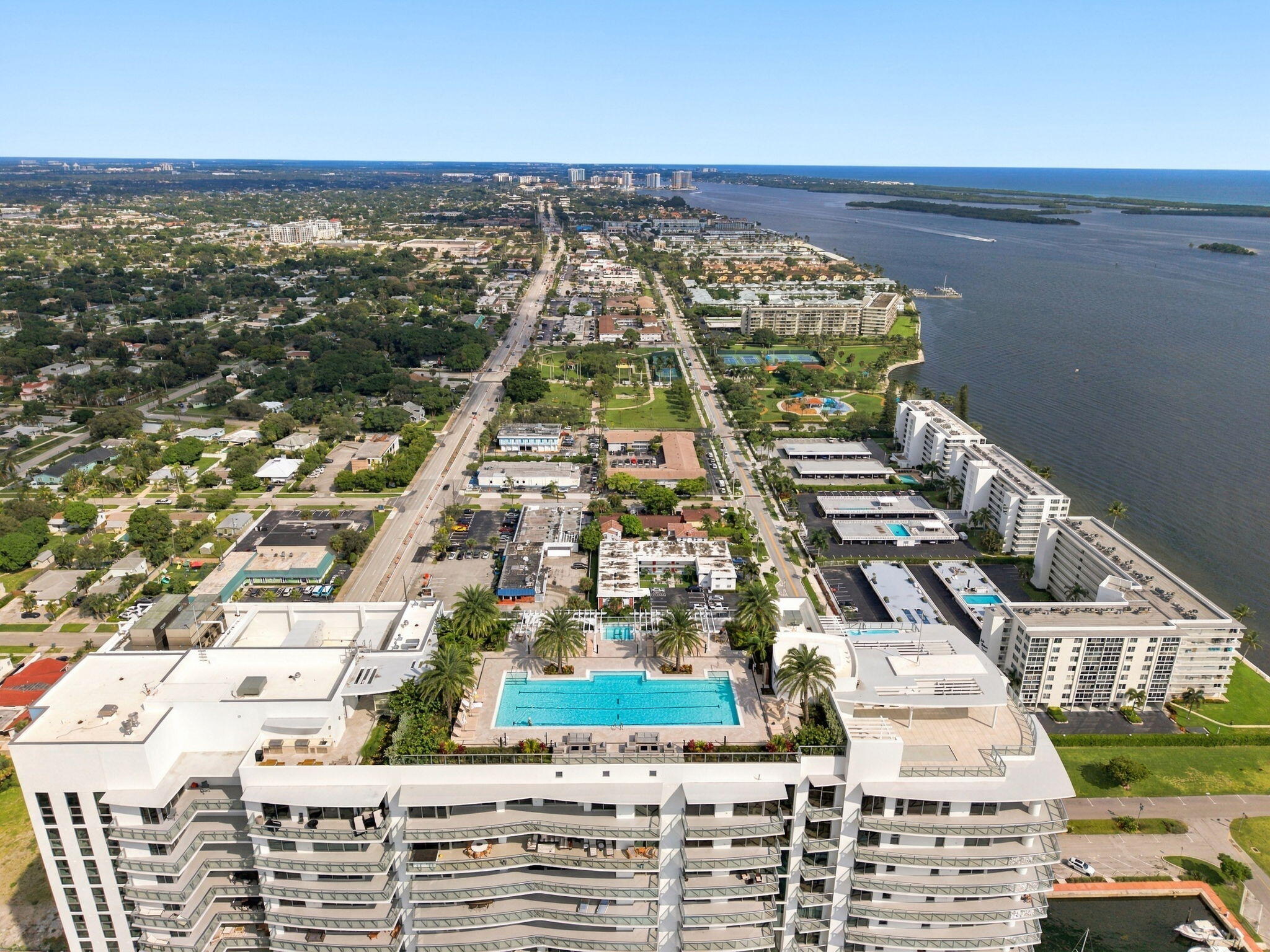 220 LAKE SHORE #1423, West Palm Beach FL 33403