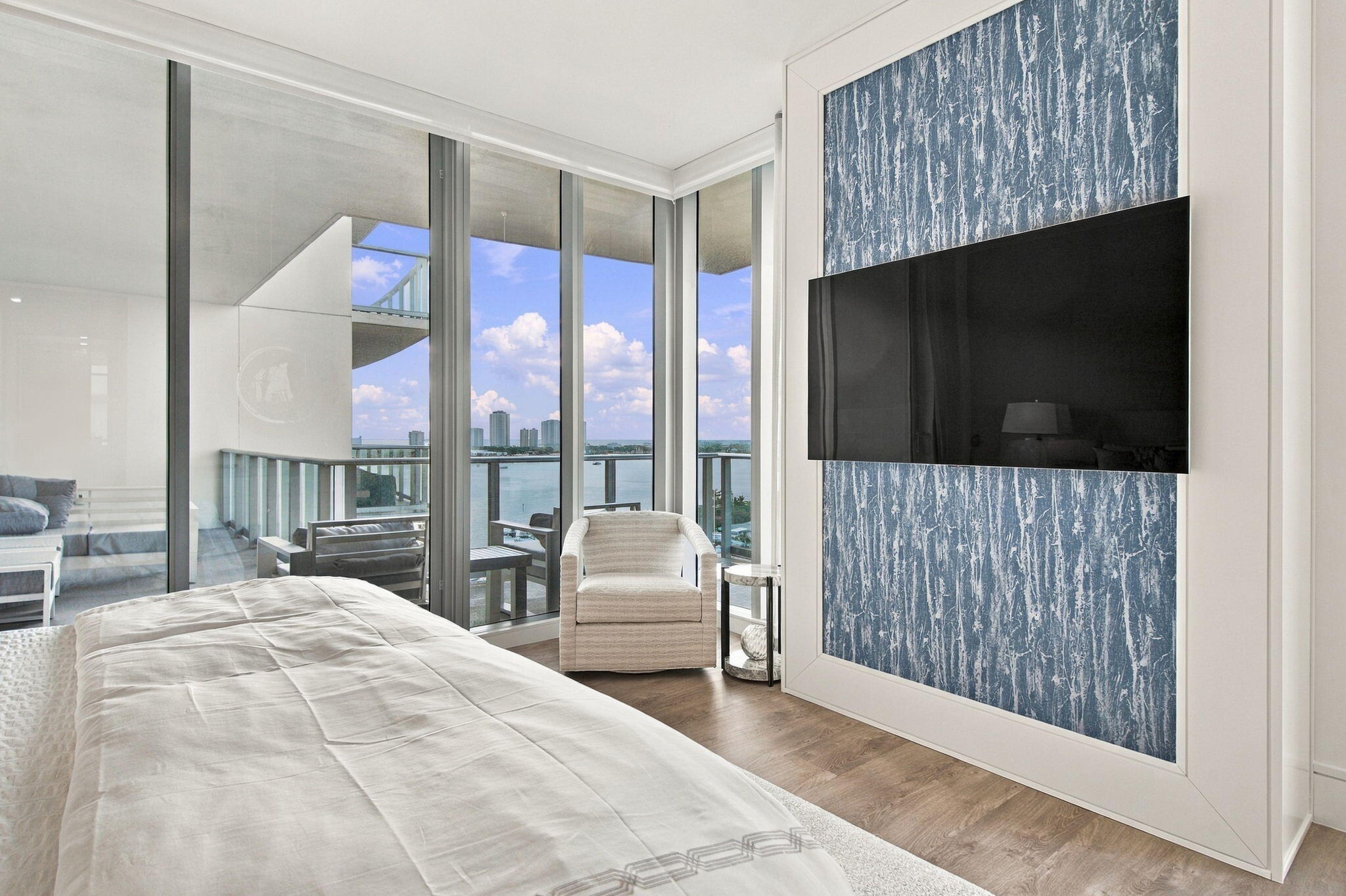 220 LAKE SHORE #1423, West Palm Beach FL 33403