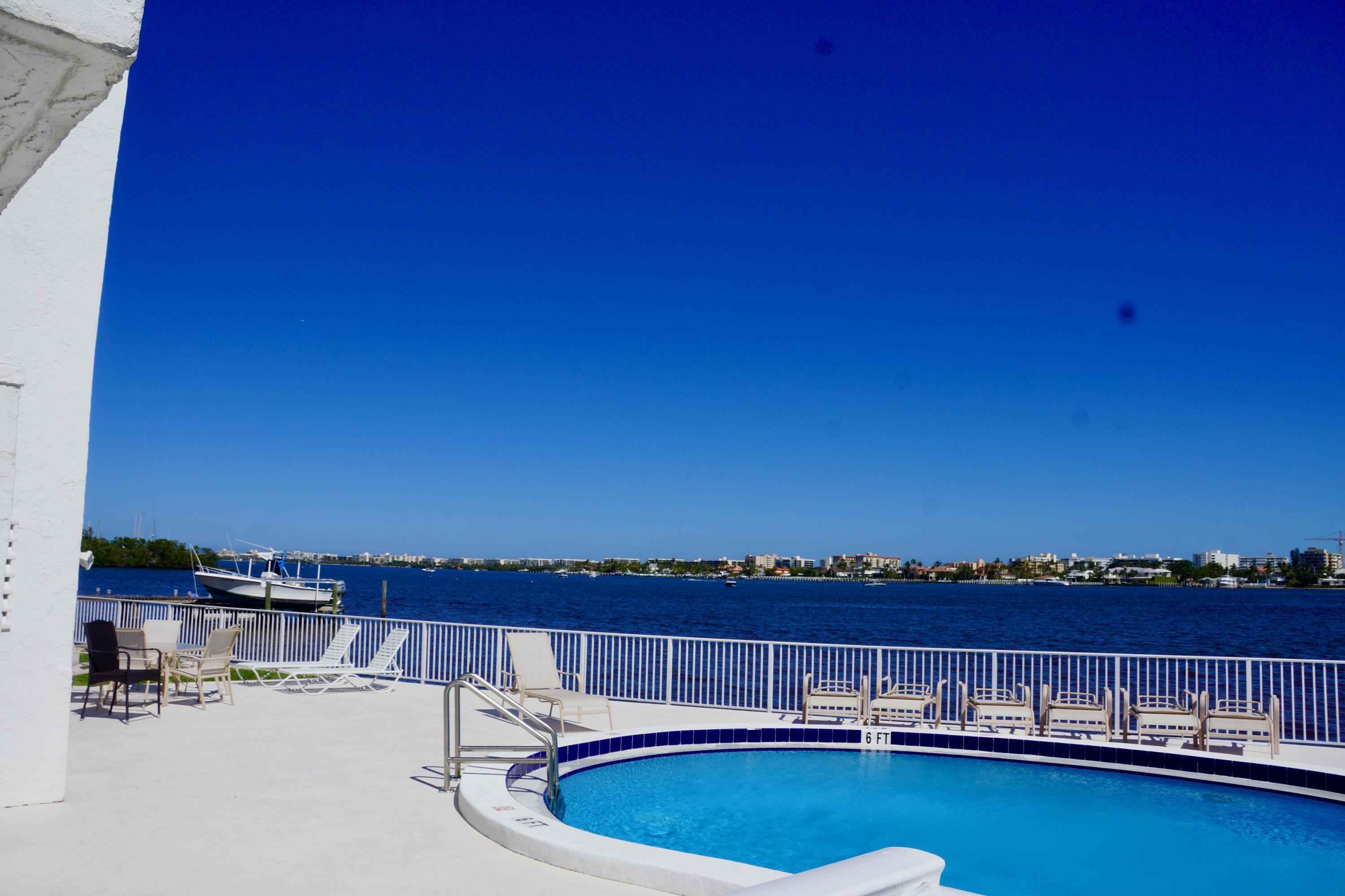 301 Croton #406, Lantana FL 33462