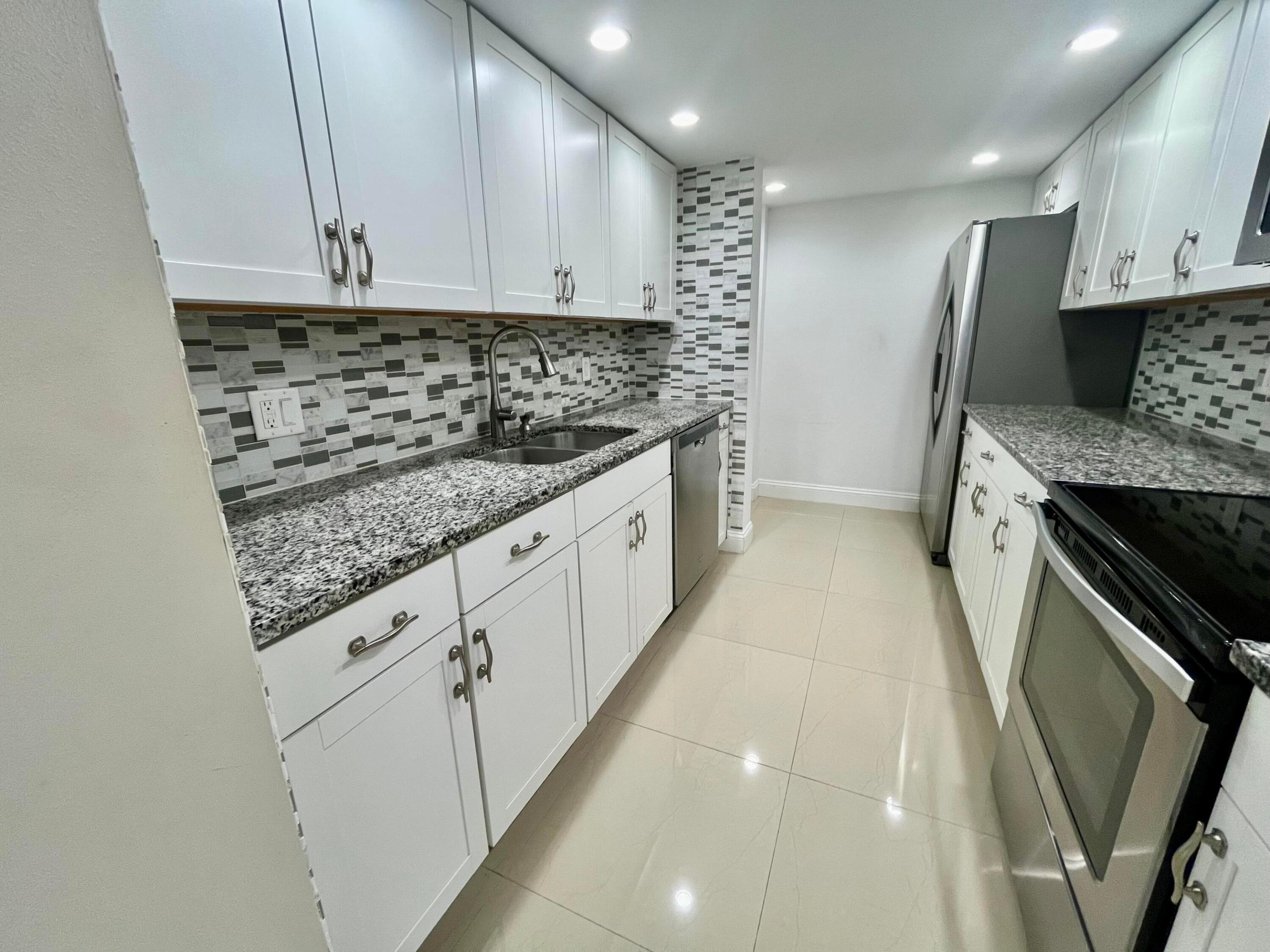 301 Croton #406, Lantana FL 33462