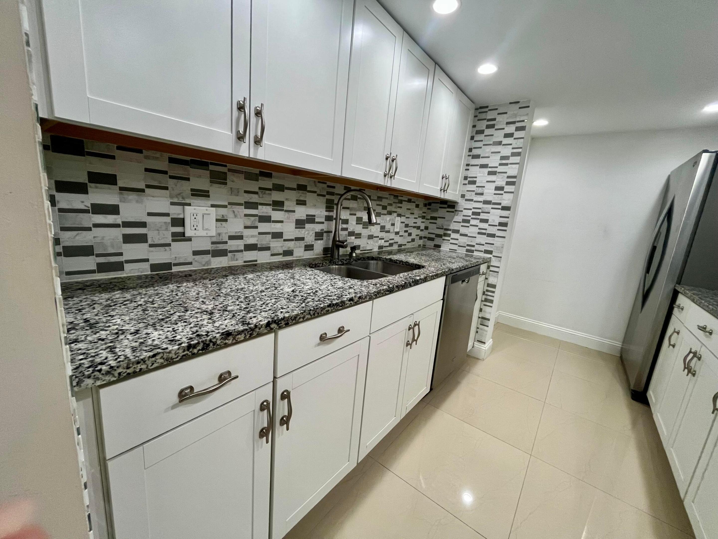 301 Croton #406, Lantana FL 33462