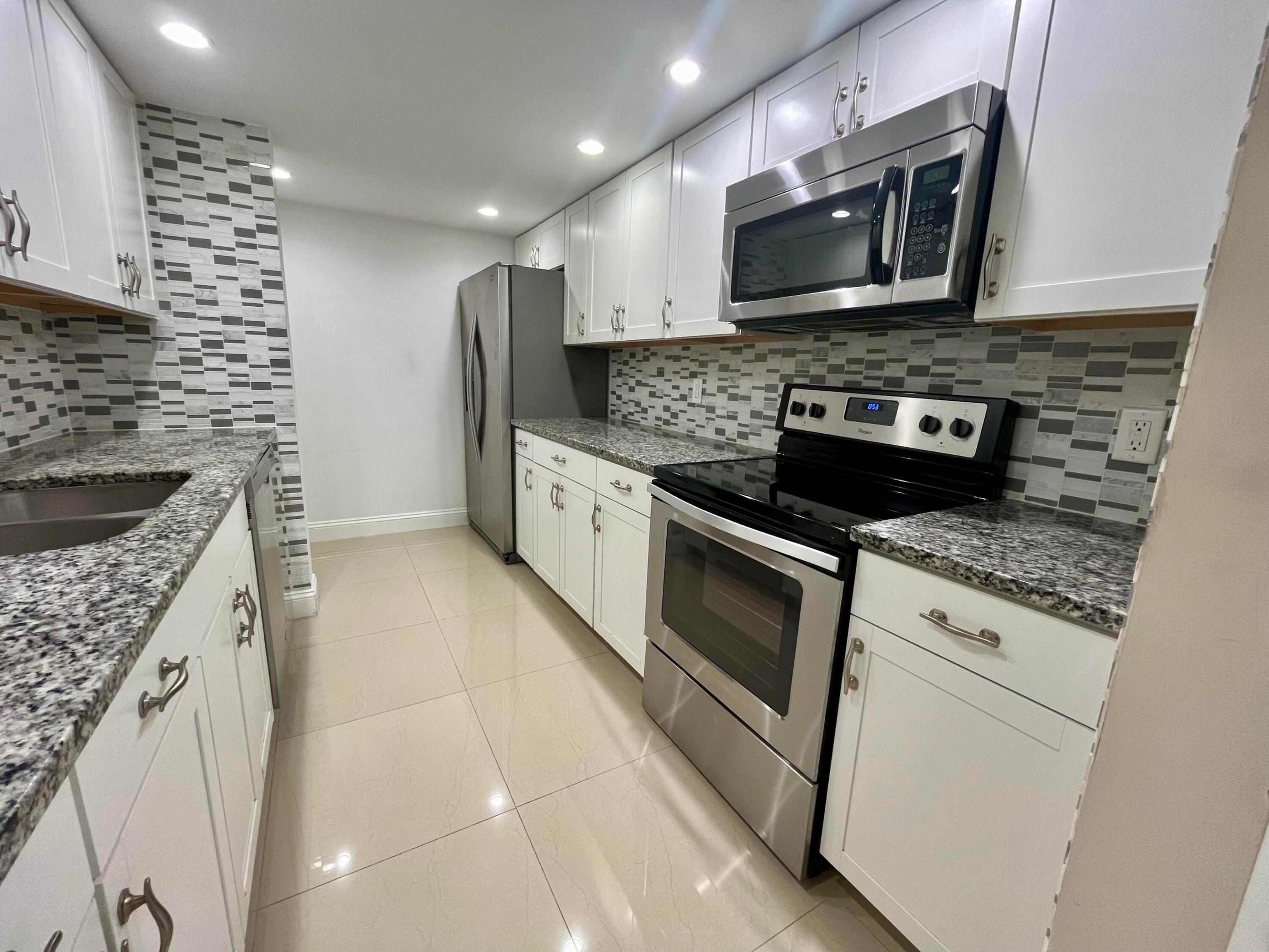 301 Croton #406, Lantana FL 33462