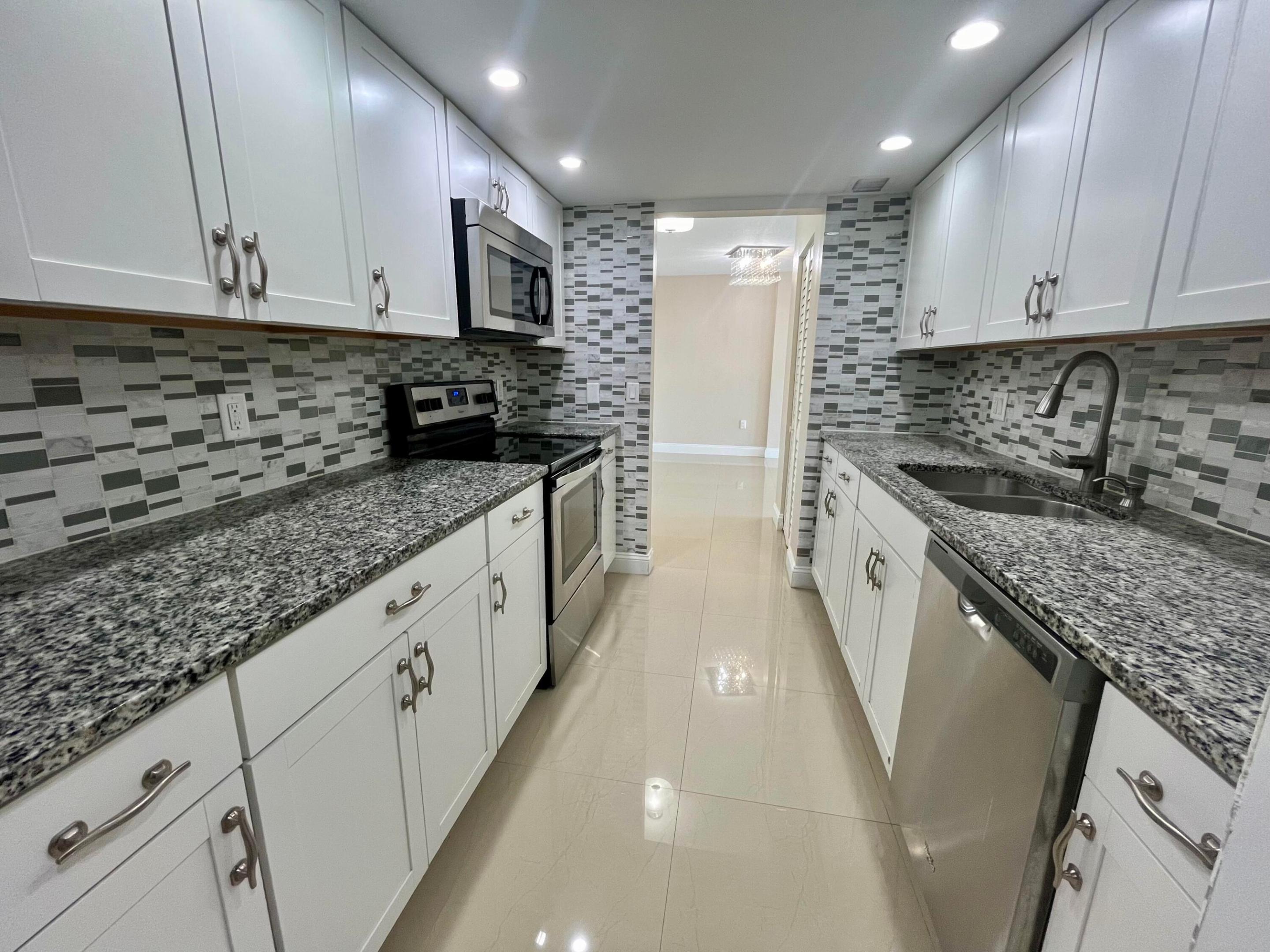 301 Croton #406, Lantana FL 33462