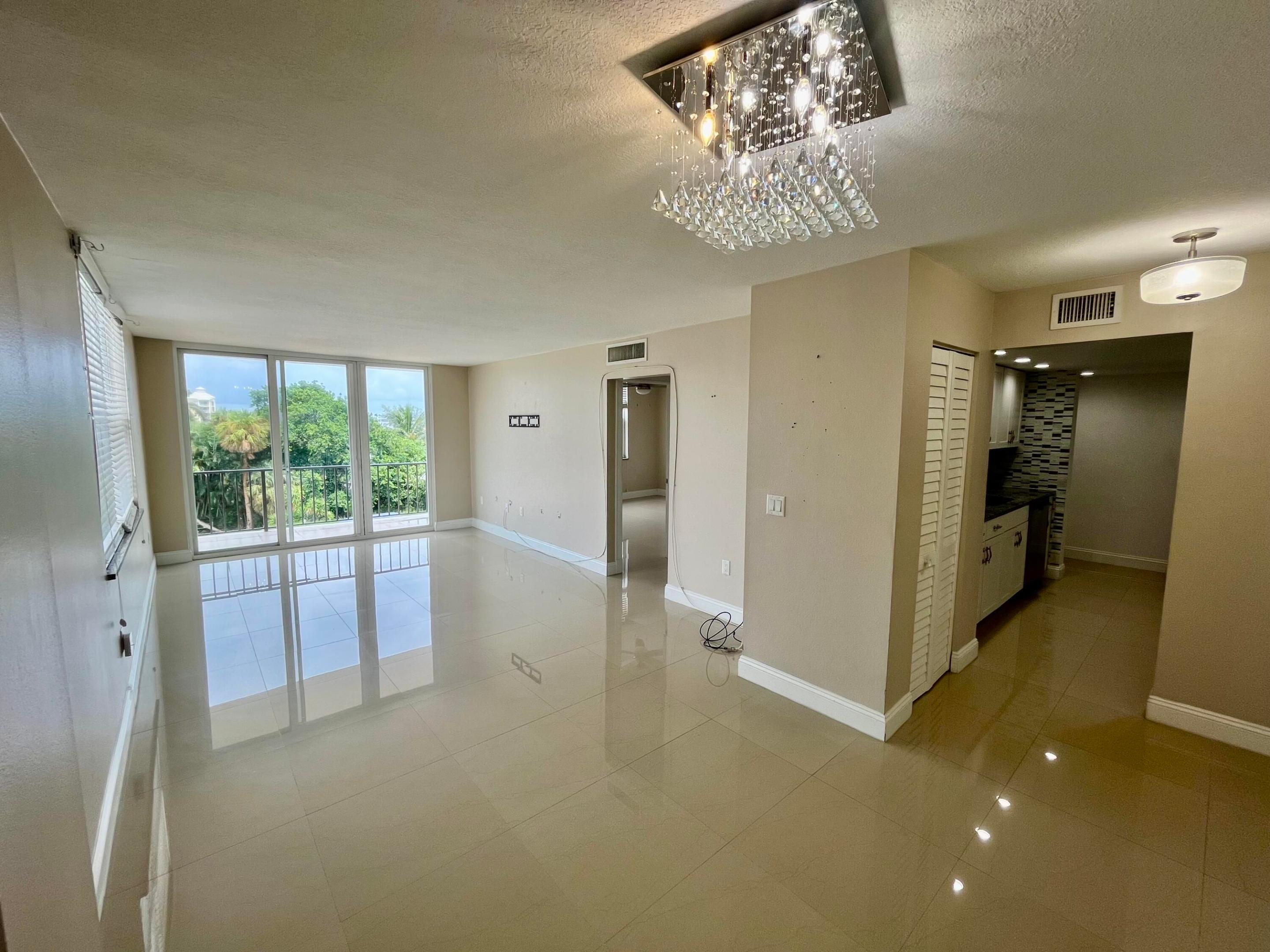 301 Croton #406, Lantana FL 33462