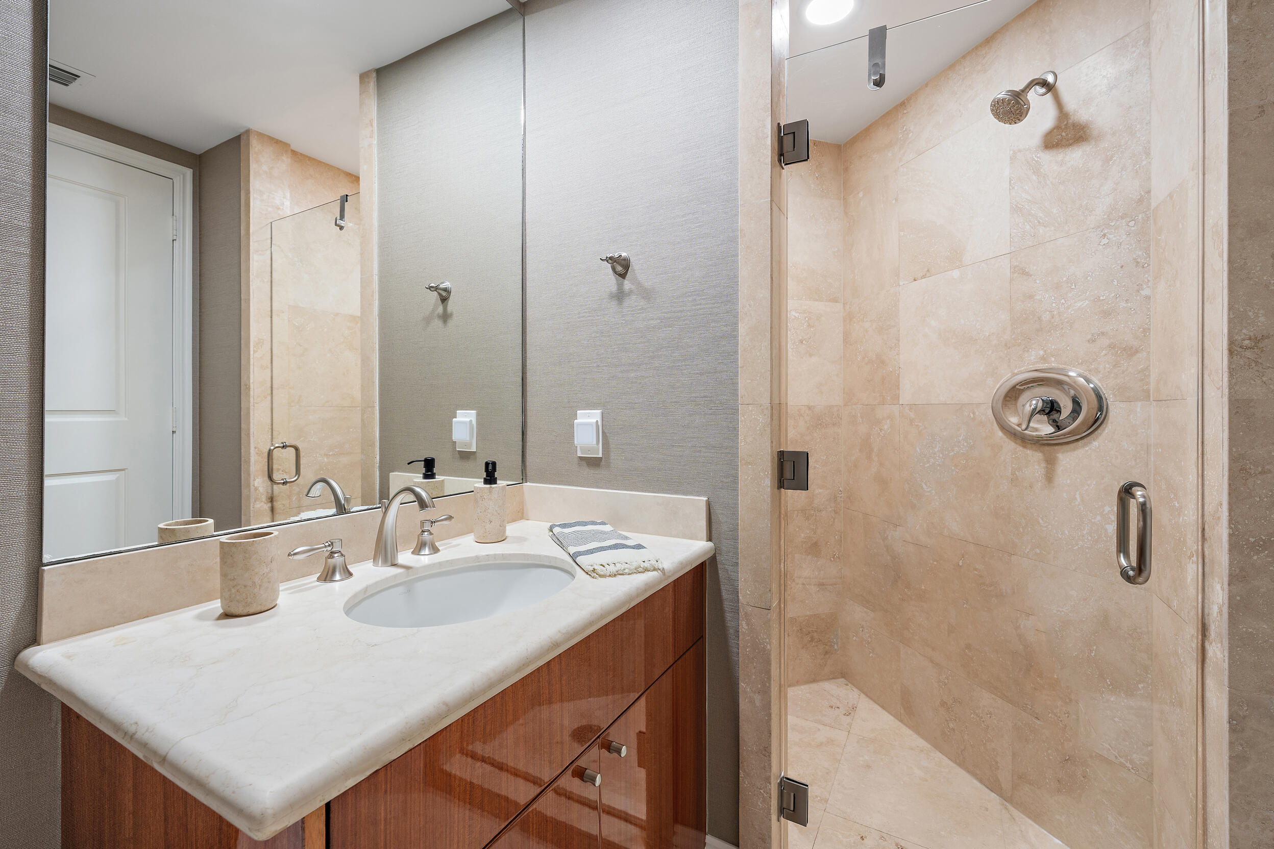 2700 N Ocean #801b, Singer Island FL 33404