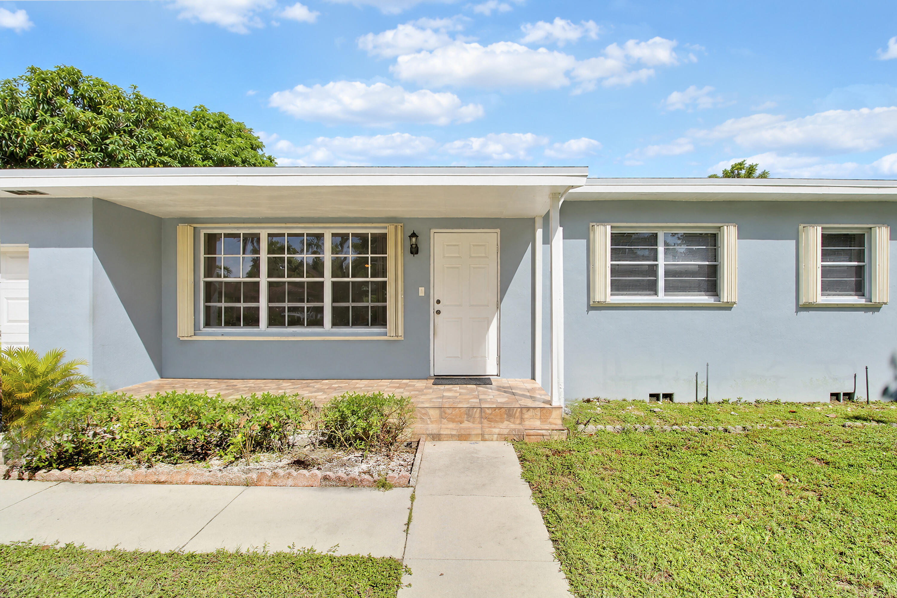 1744 Crestwood, Lake Worth FL 33460