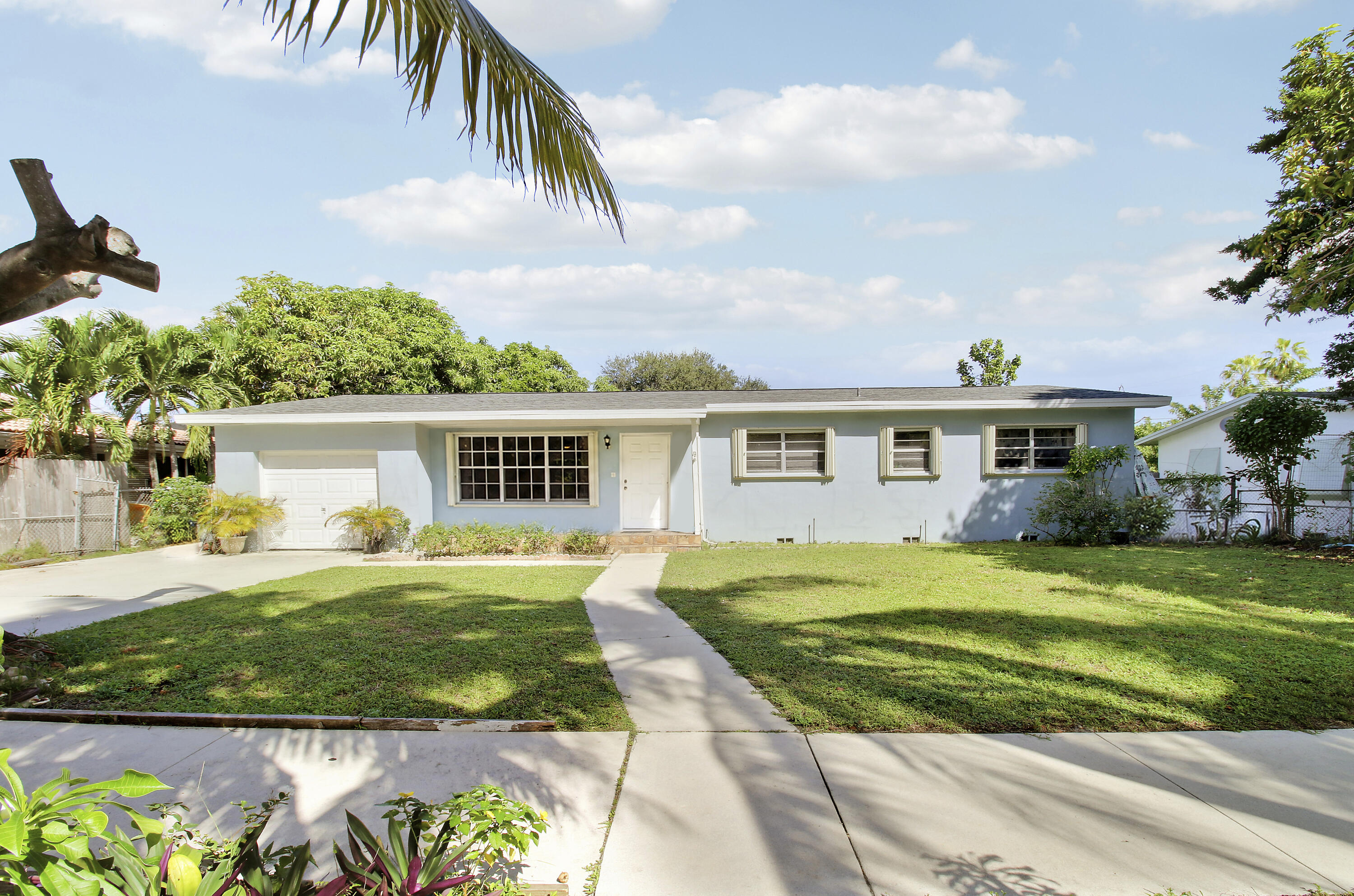 1744 Crestwood, Lake Worth FL 33460