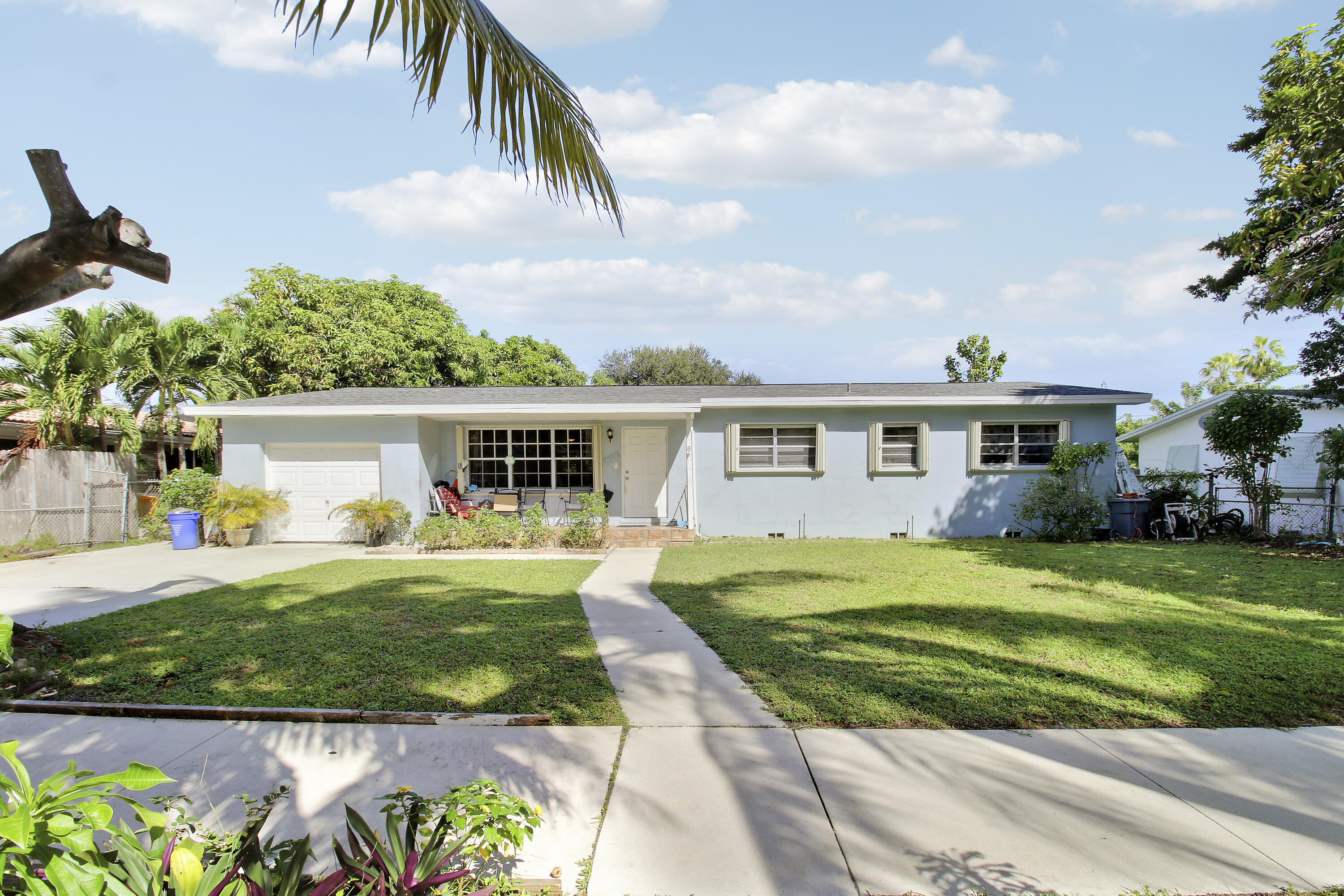 1744 Crestwood, Lake Worth FL 33460