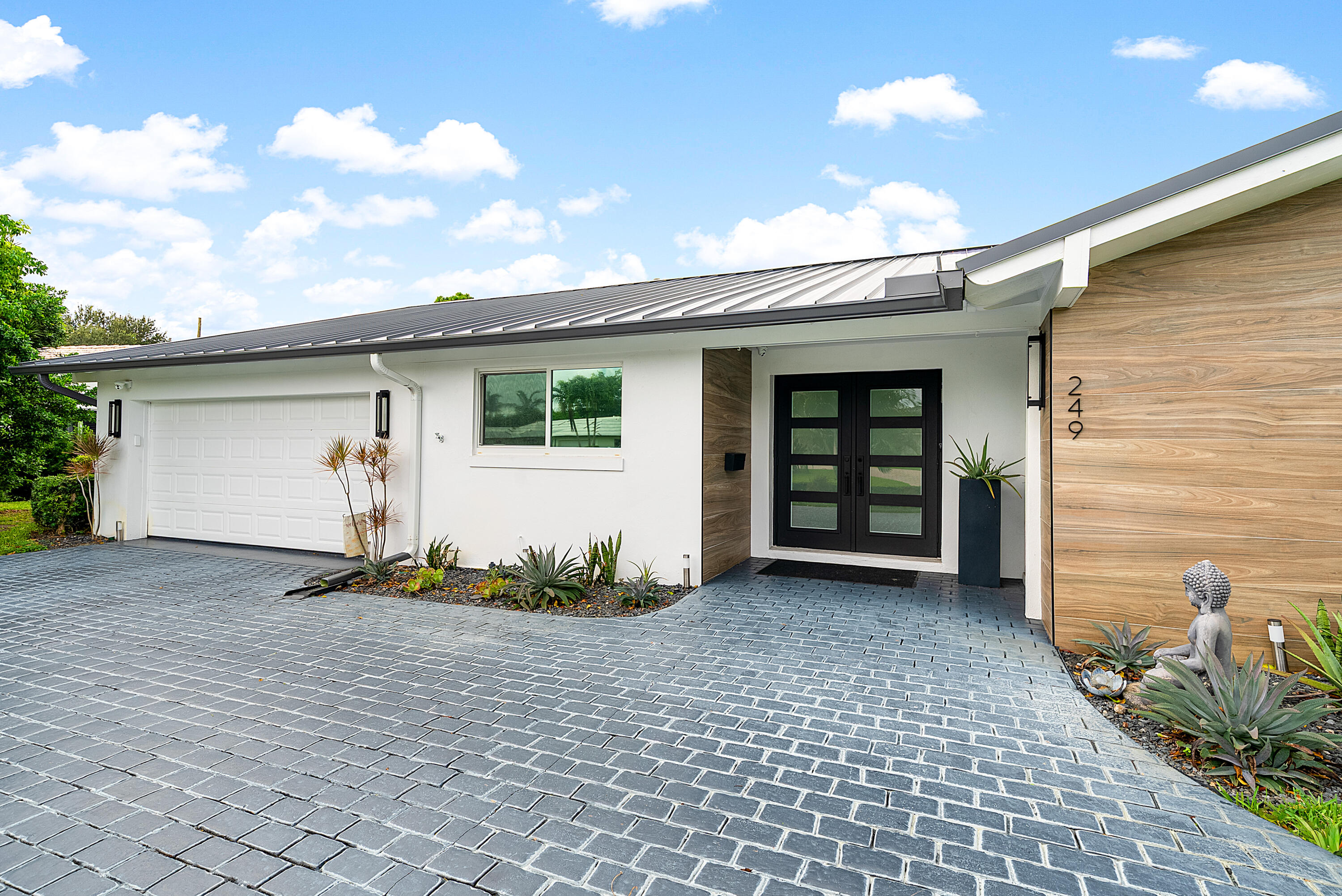 249 Gleneagles, Atlantis FL 33462