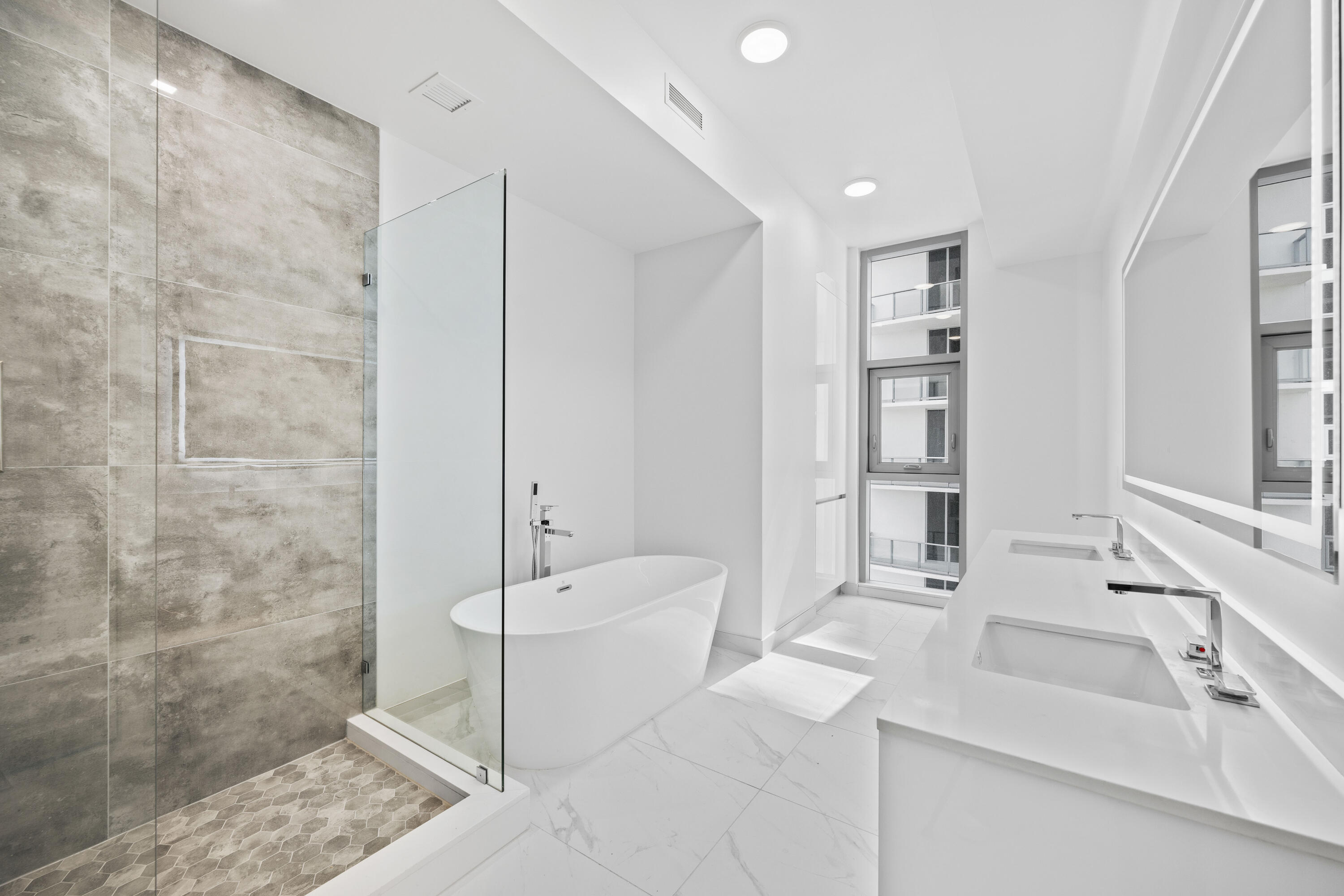 220 LAKE SHORE #1202, West Palm Beach FL 33403