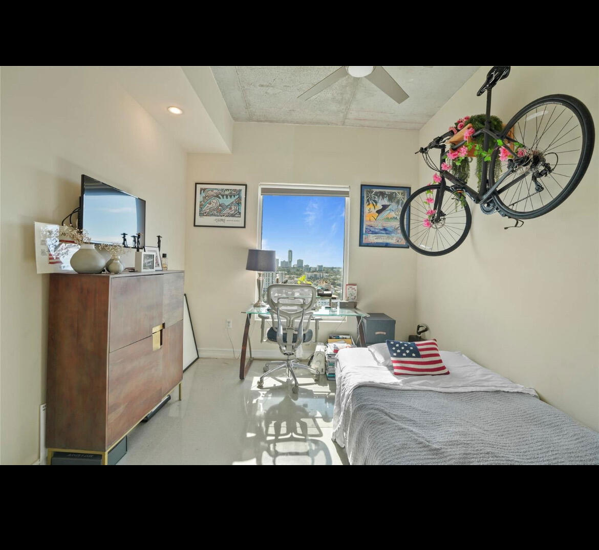 10 SW South River, Miami FL 33130