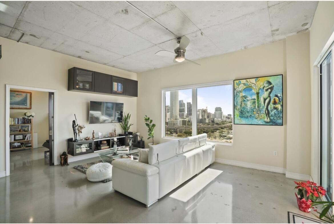 10 SW South River, Miami FL 33130