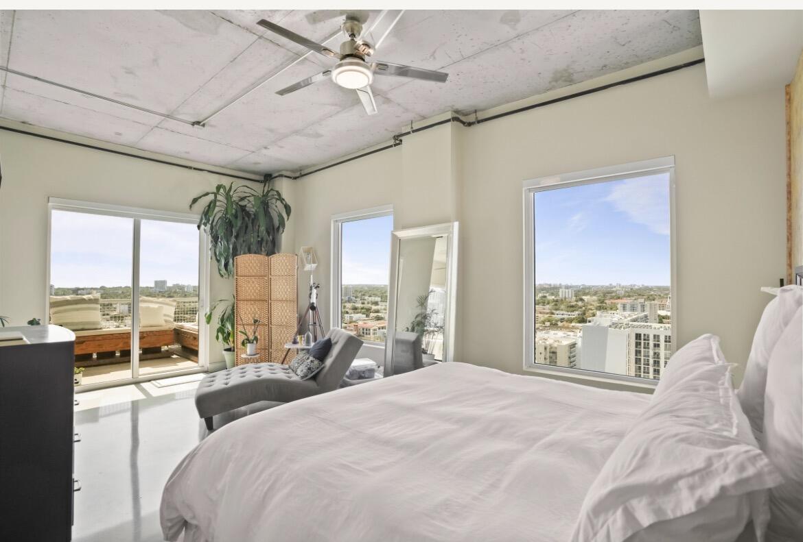 10 SW South River, Miami FL 33130