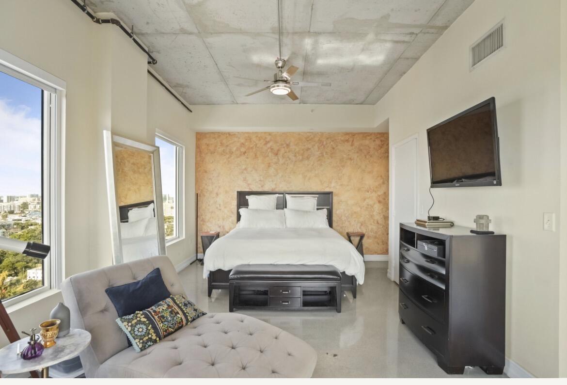 10 SW South River, Miami FL 33130