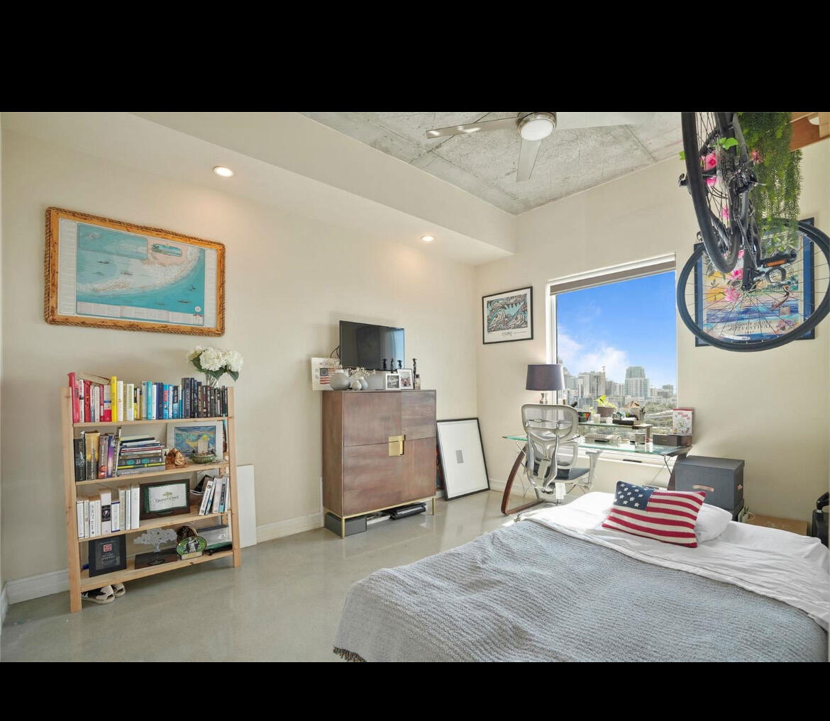 10 SW South River, Miami FL 33130