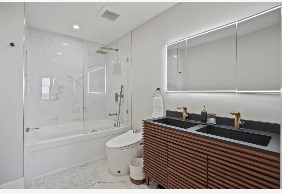 10 SW South River, Miami FL 33130