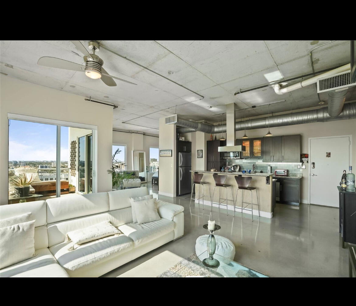 10 SW South River, Miami FL 33130