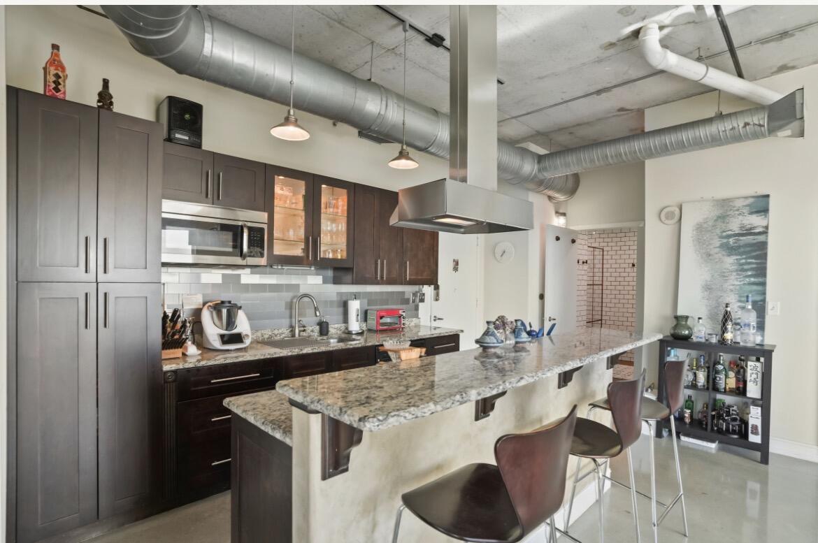 10 SW South River, Miami FL 33130
