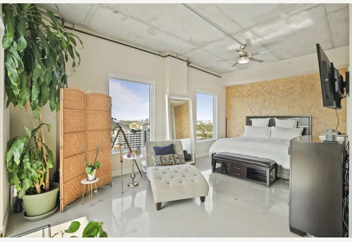 10 SW South River, Miami FL 33130