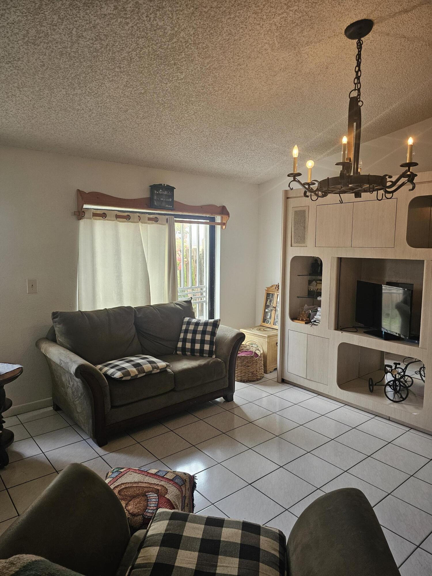 9919 NW 122nd, Hialeah Gardens FL 33018