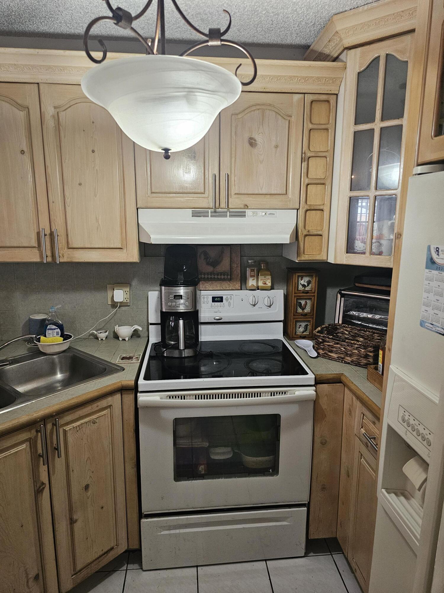 9919 NW 122nd, Hialeah Gardens FL 33018