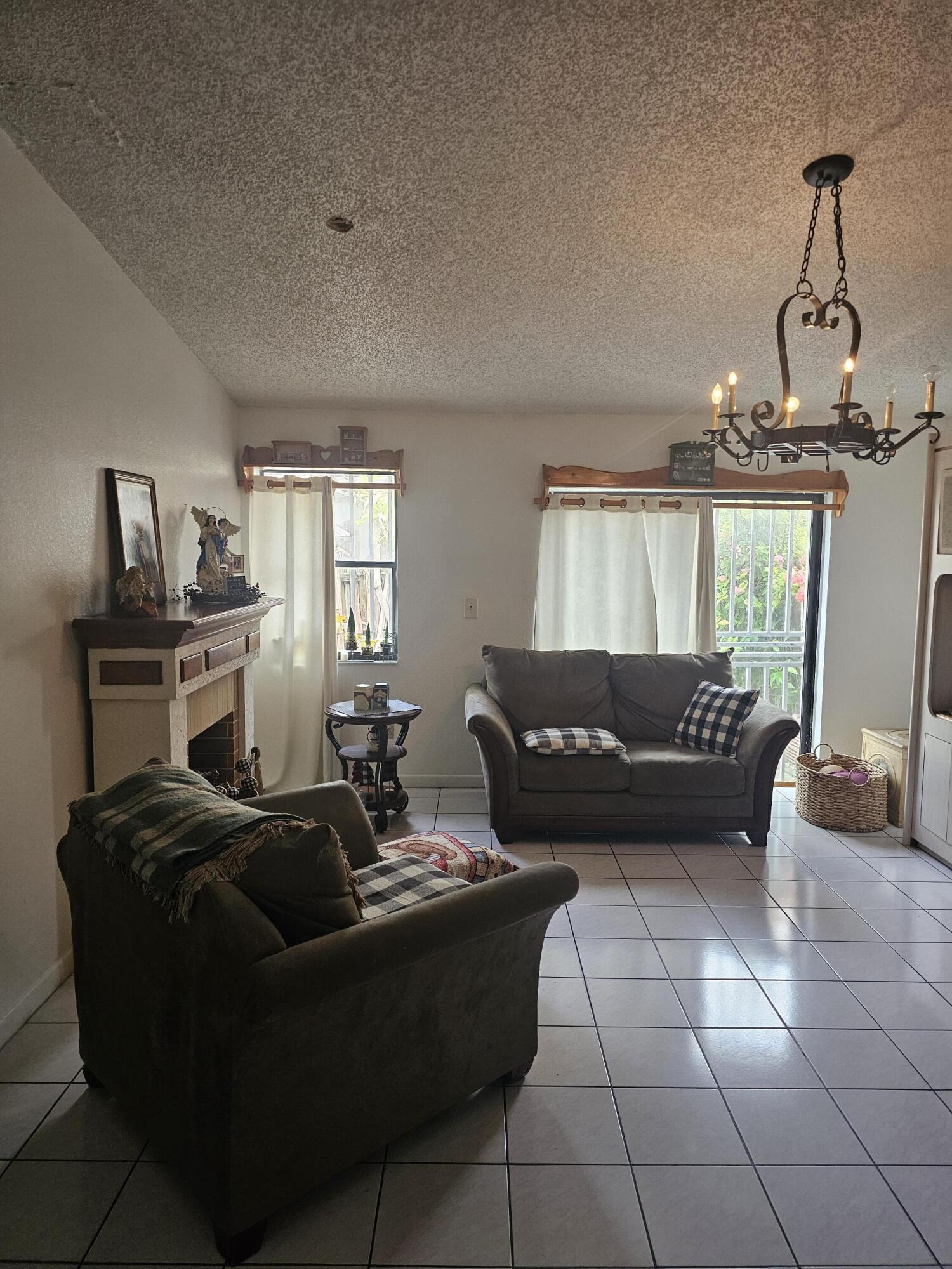 9919 NW 122nd, Hialeah Gardens FL 33018