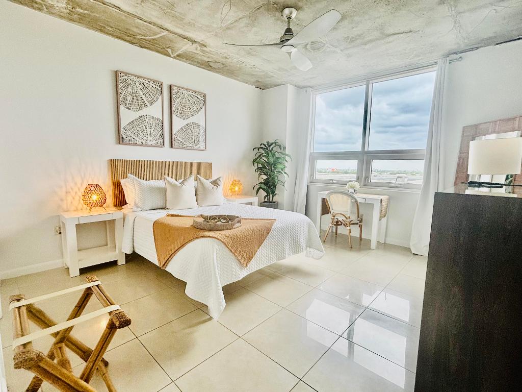 3250 NE 1st #710, Miami FL 33137