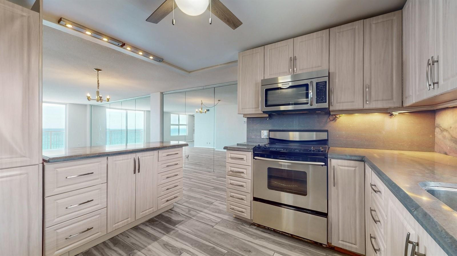 1051 HILLSBORO MILE #905E, Hillsboro Beach FL 33062