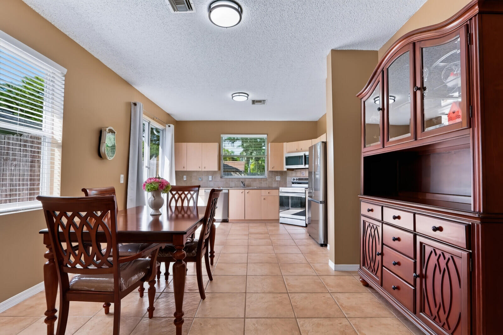 1024 PARK HILL, Haverhill FL 33417