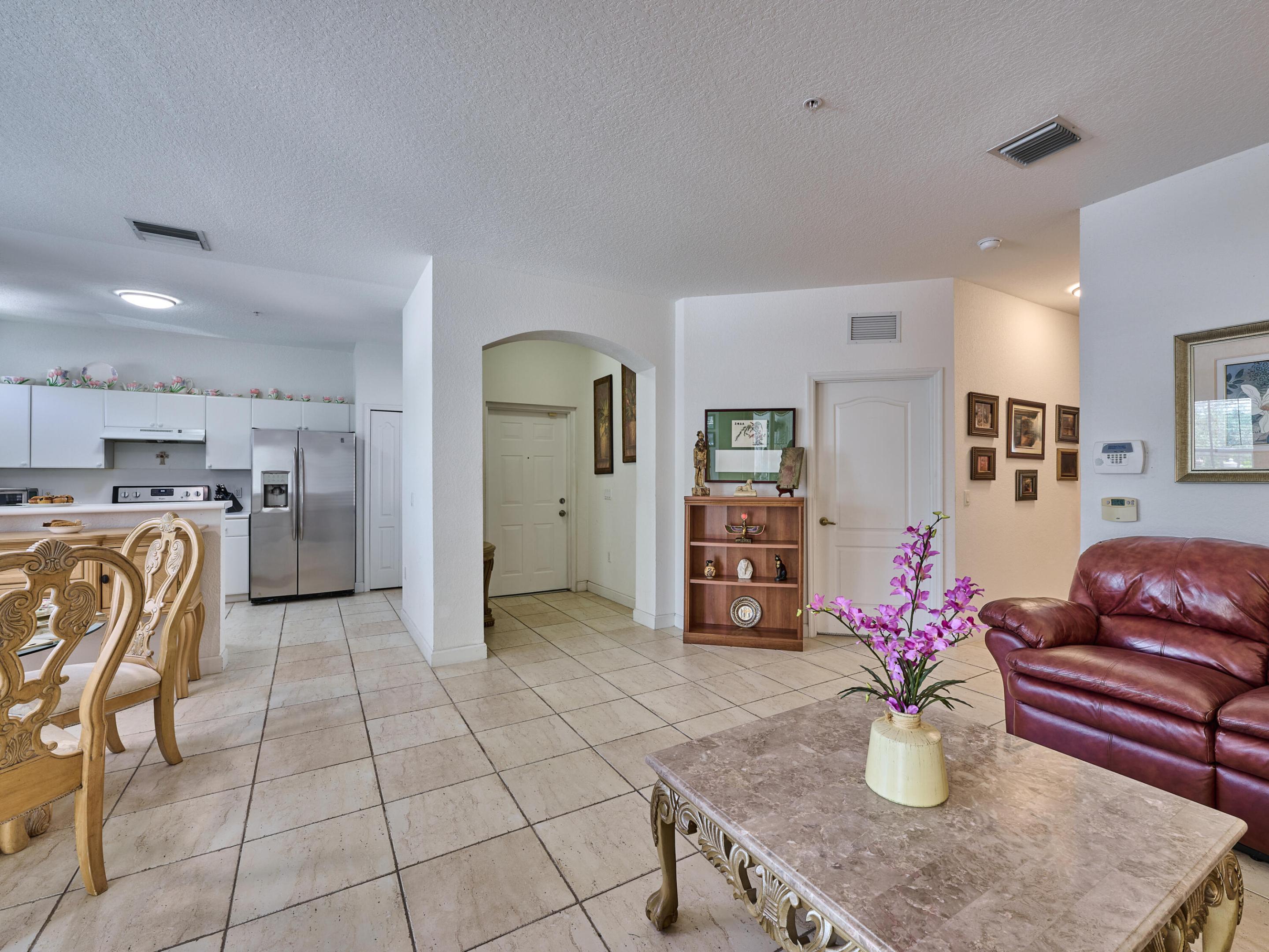 1006 SHOMA, Royal Palm Beach FL 33414