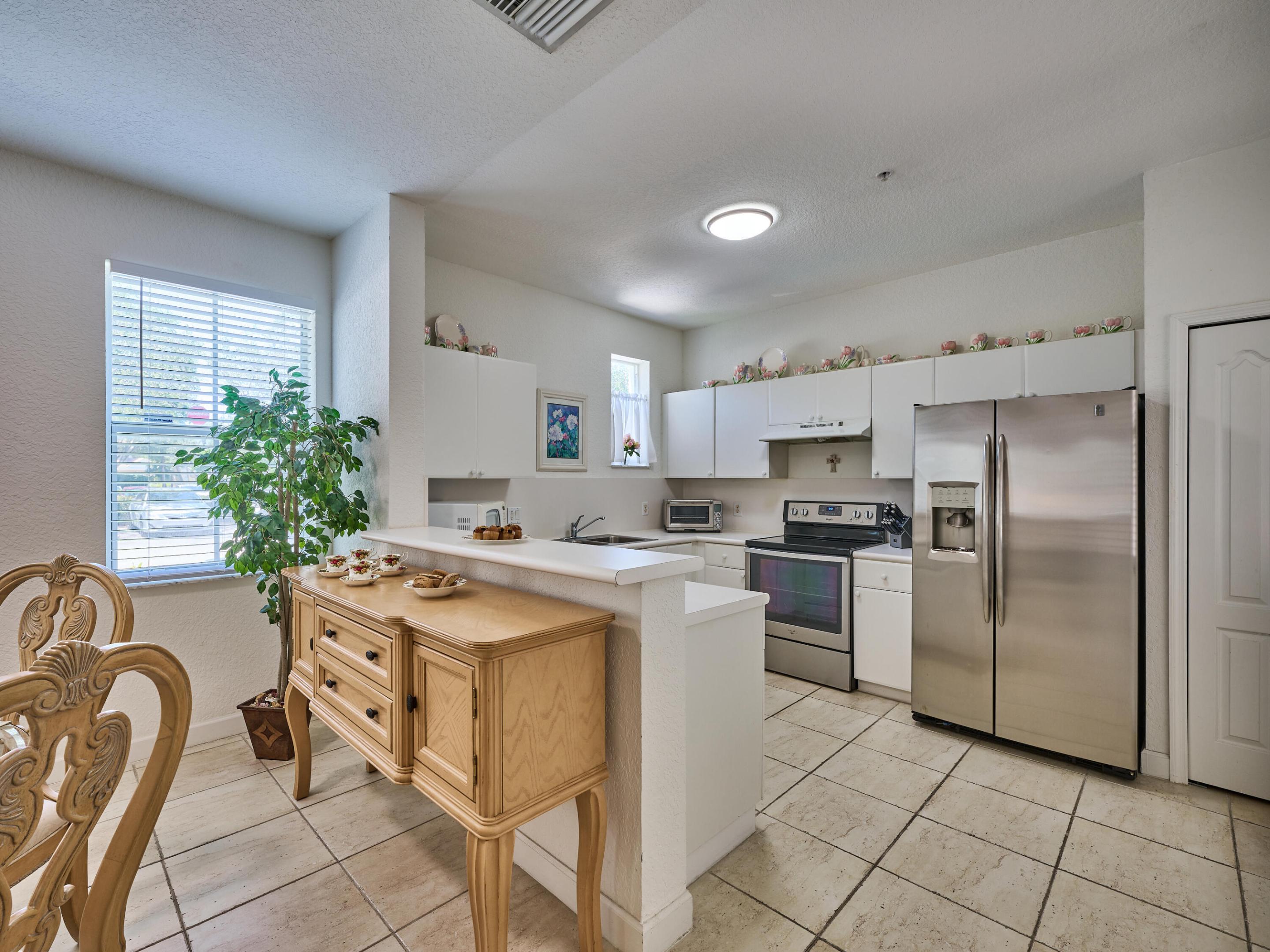 1006 SHOMA, Royal Palm Beach FL 33414