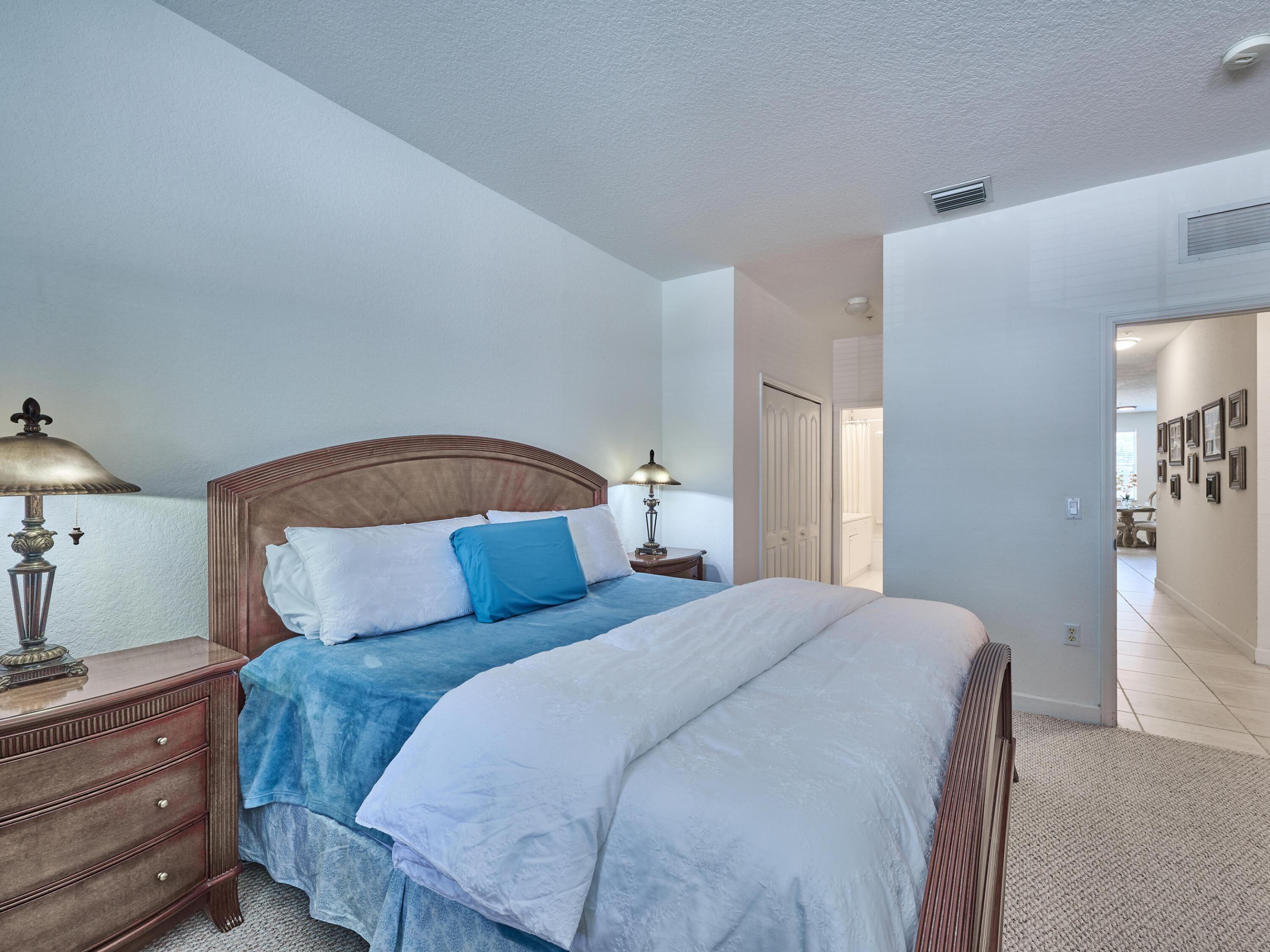 1006 SHOMA, Royal Palm Beach FL 33414