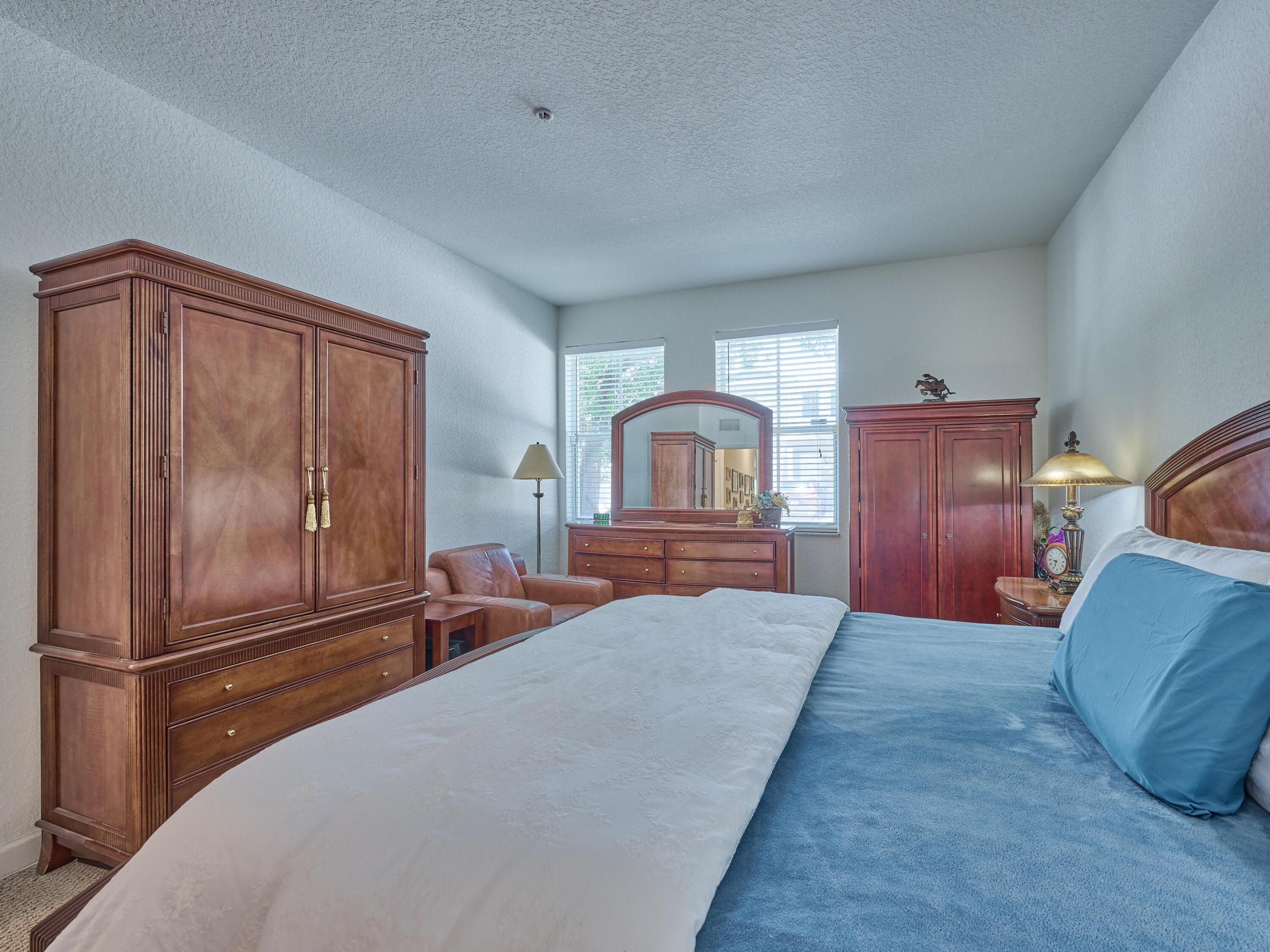 1006 SHOMA, Royal Palm Beach FL 33414