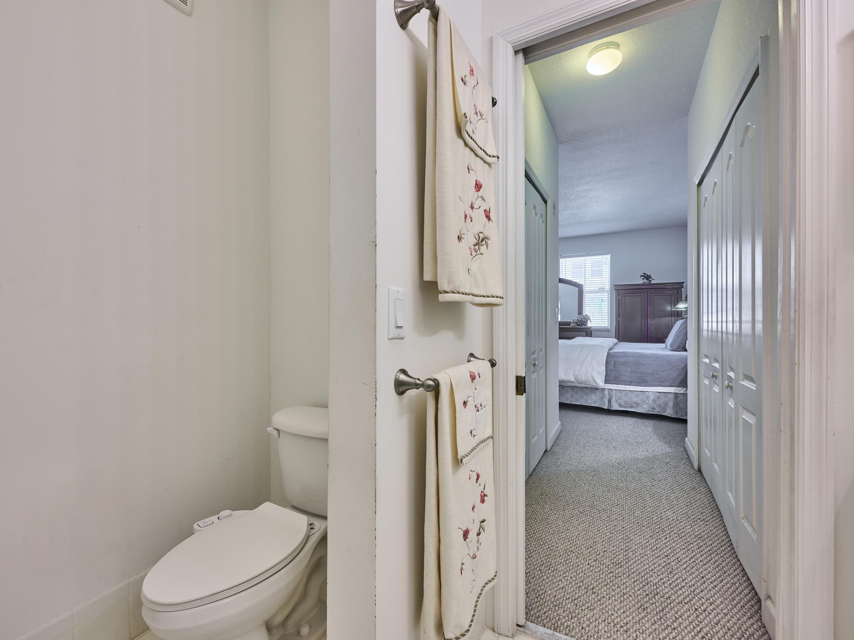 1006 SHOMA, Royal Palm Beach FL 33414
