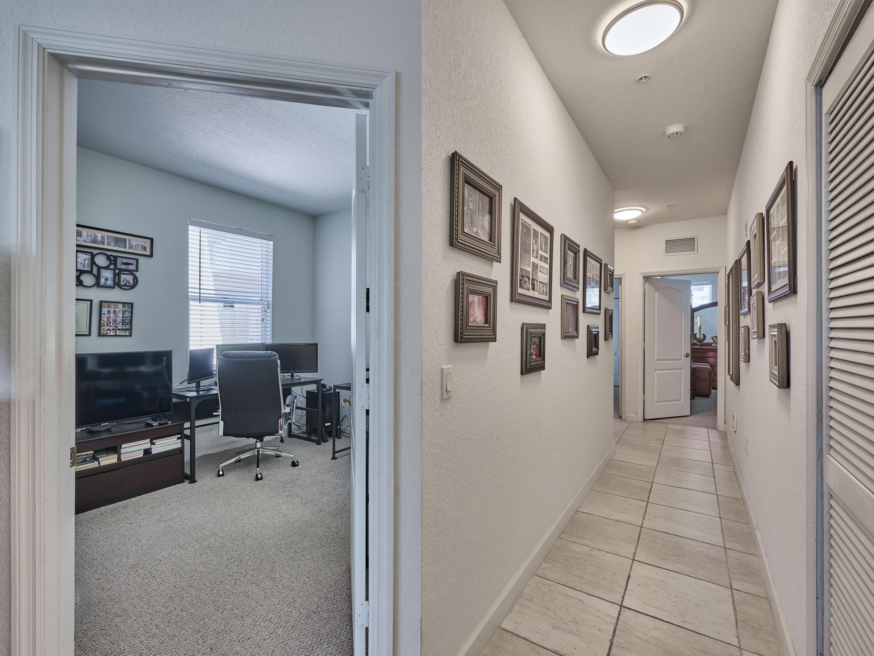 1006 SHOMA, Royal Palm Beach FL 33414