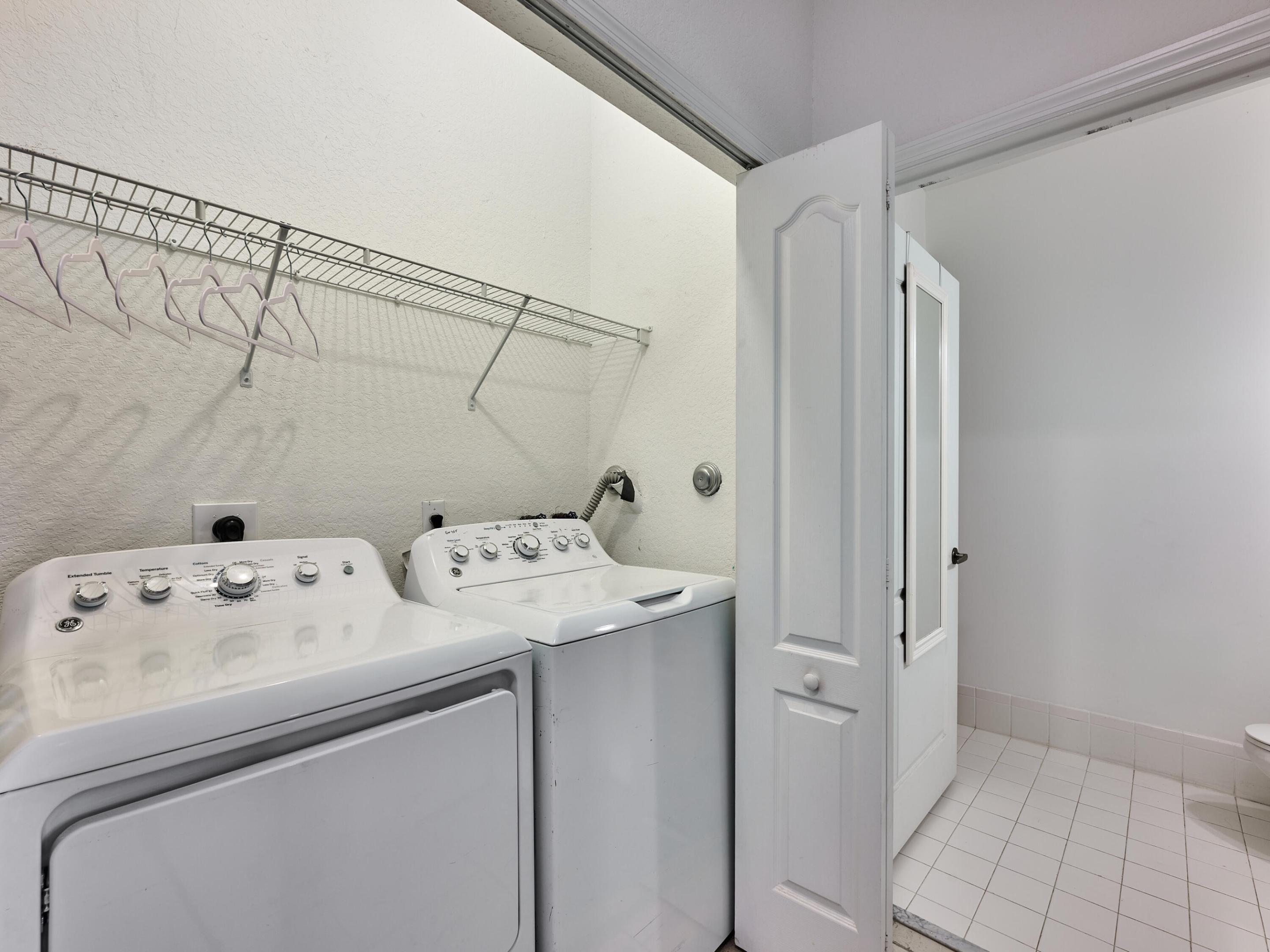 1006 SHOMA, Royal Palm Beach FL 33414