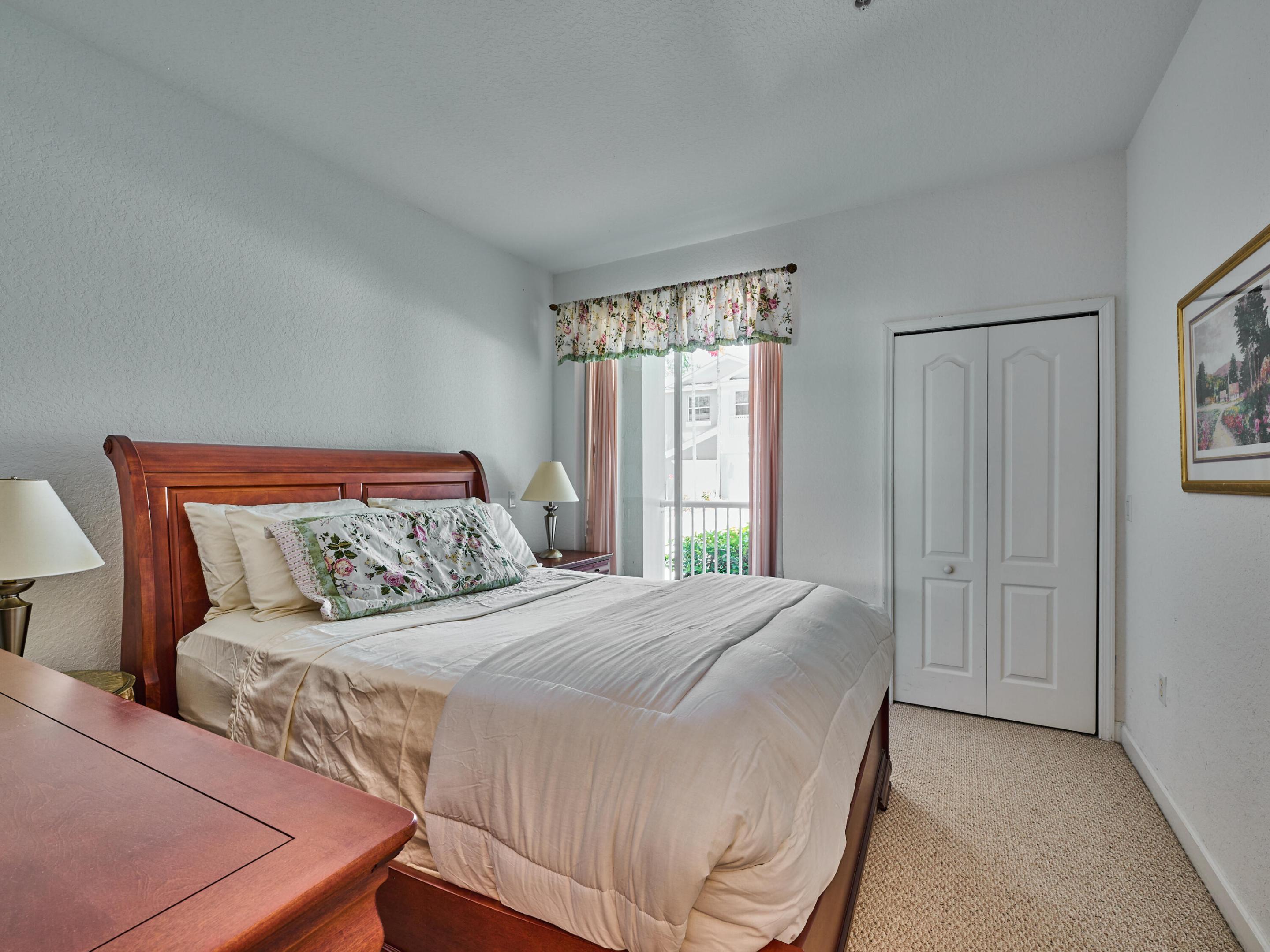 1006 SHOMA, Royal Palm Beach FL 33414