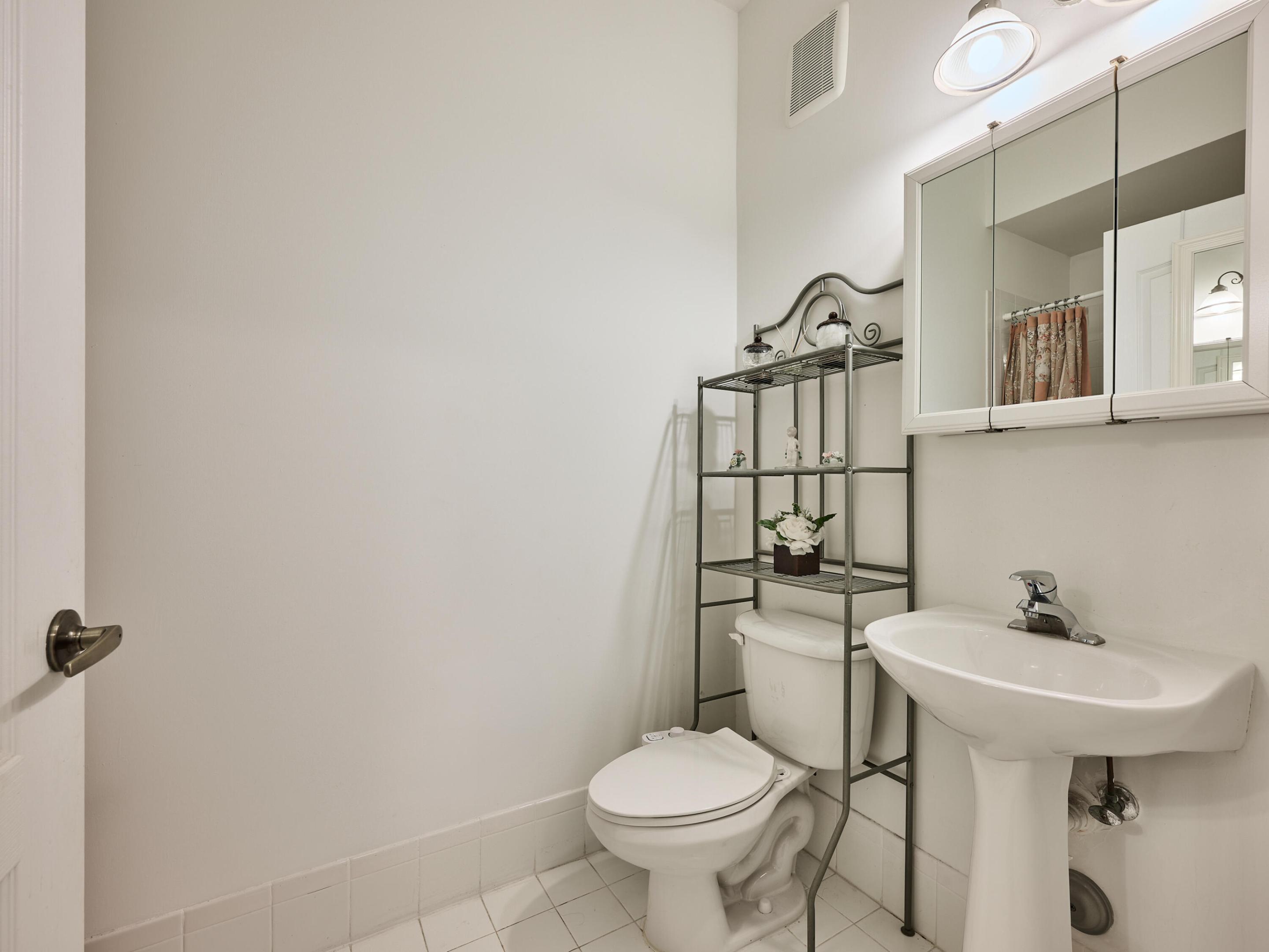 1006 SHOMA, Royal Palm Beach FL 33414
