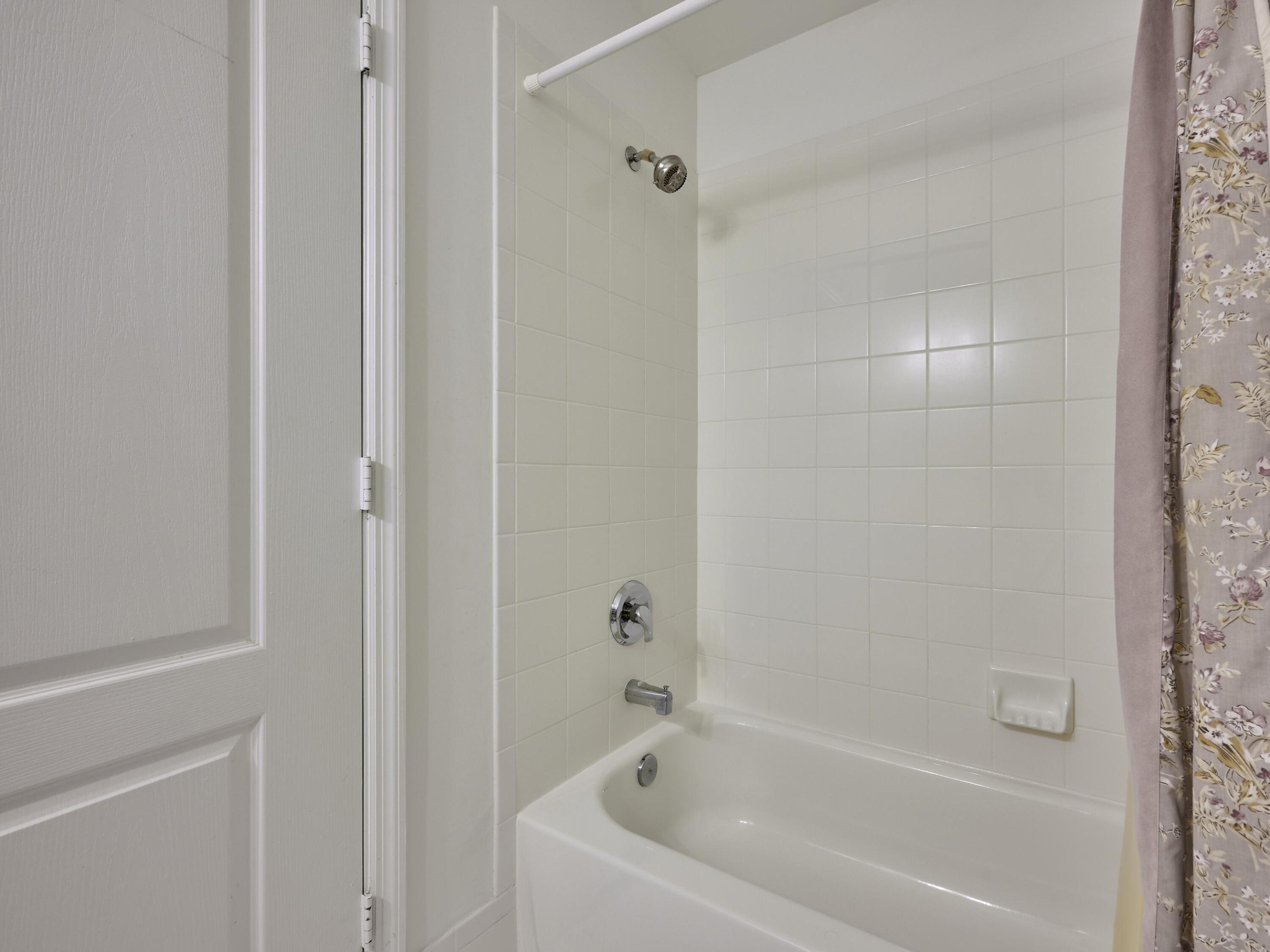 1006 SHOMA, Royal Palm Beach FL 33414
