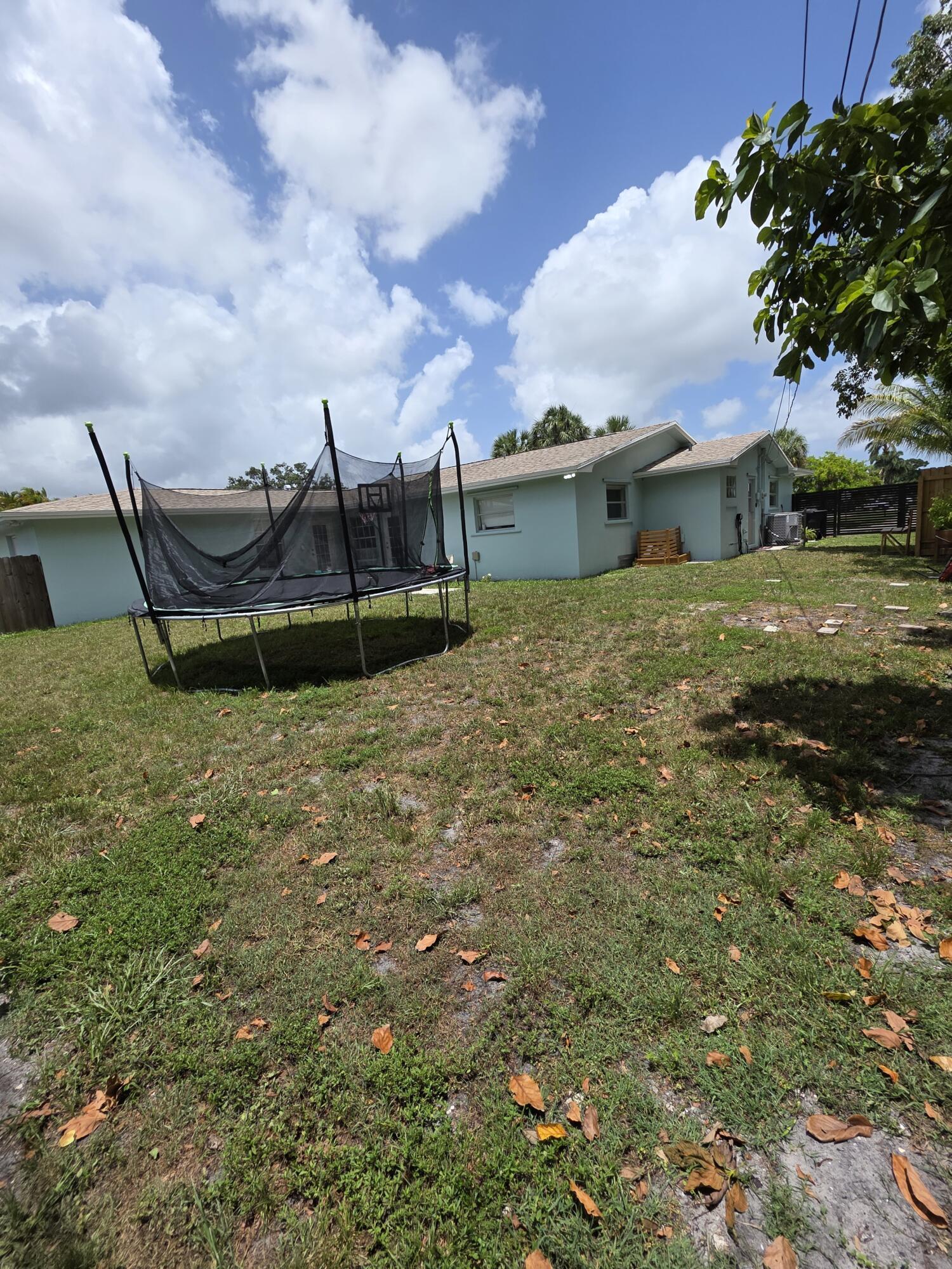 194 AKRON, Lake Worth FL 33467