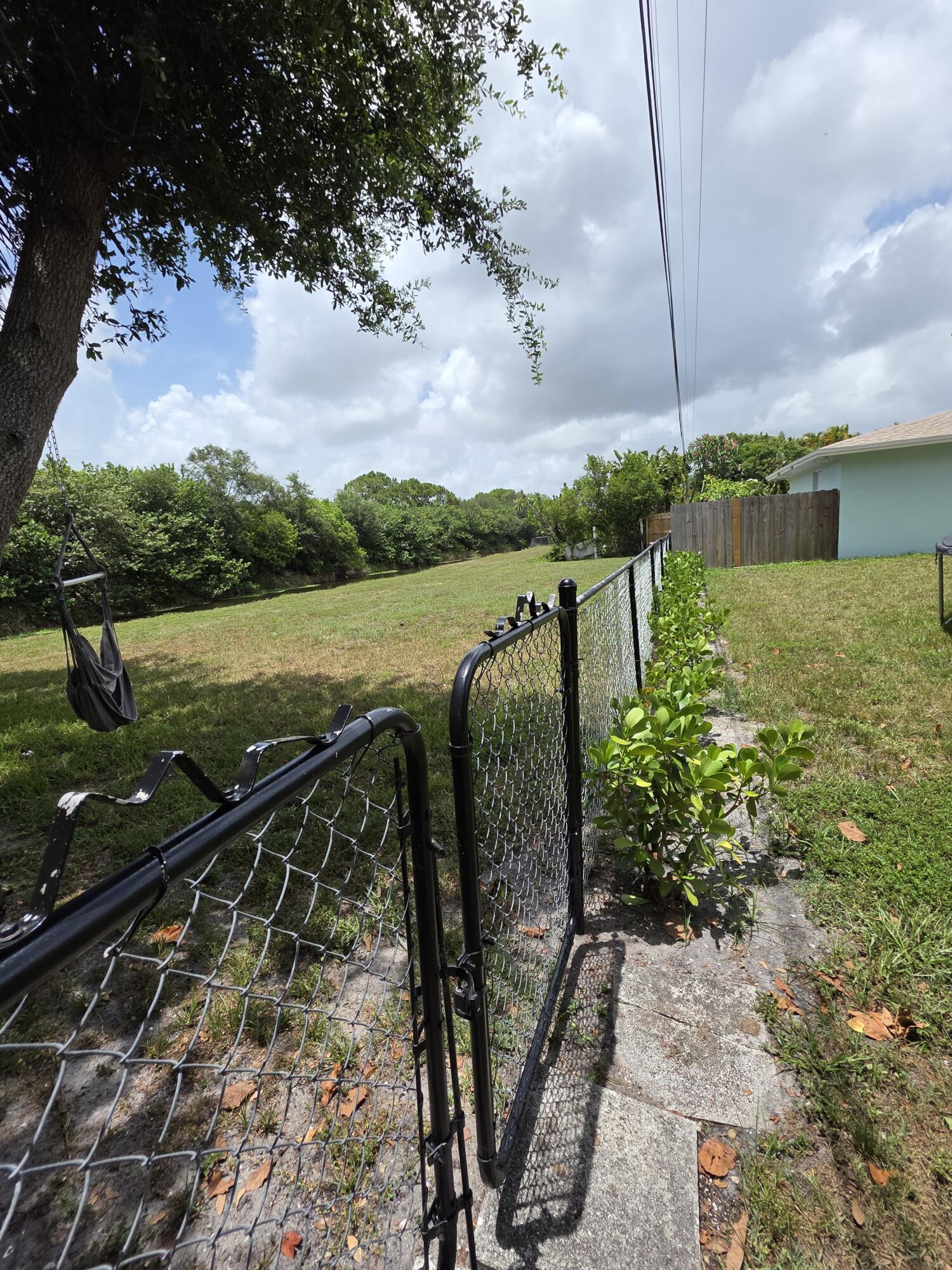 194 AKRON, Lake Worth FL 33467