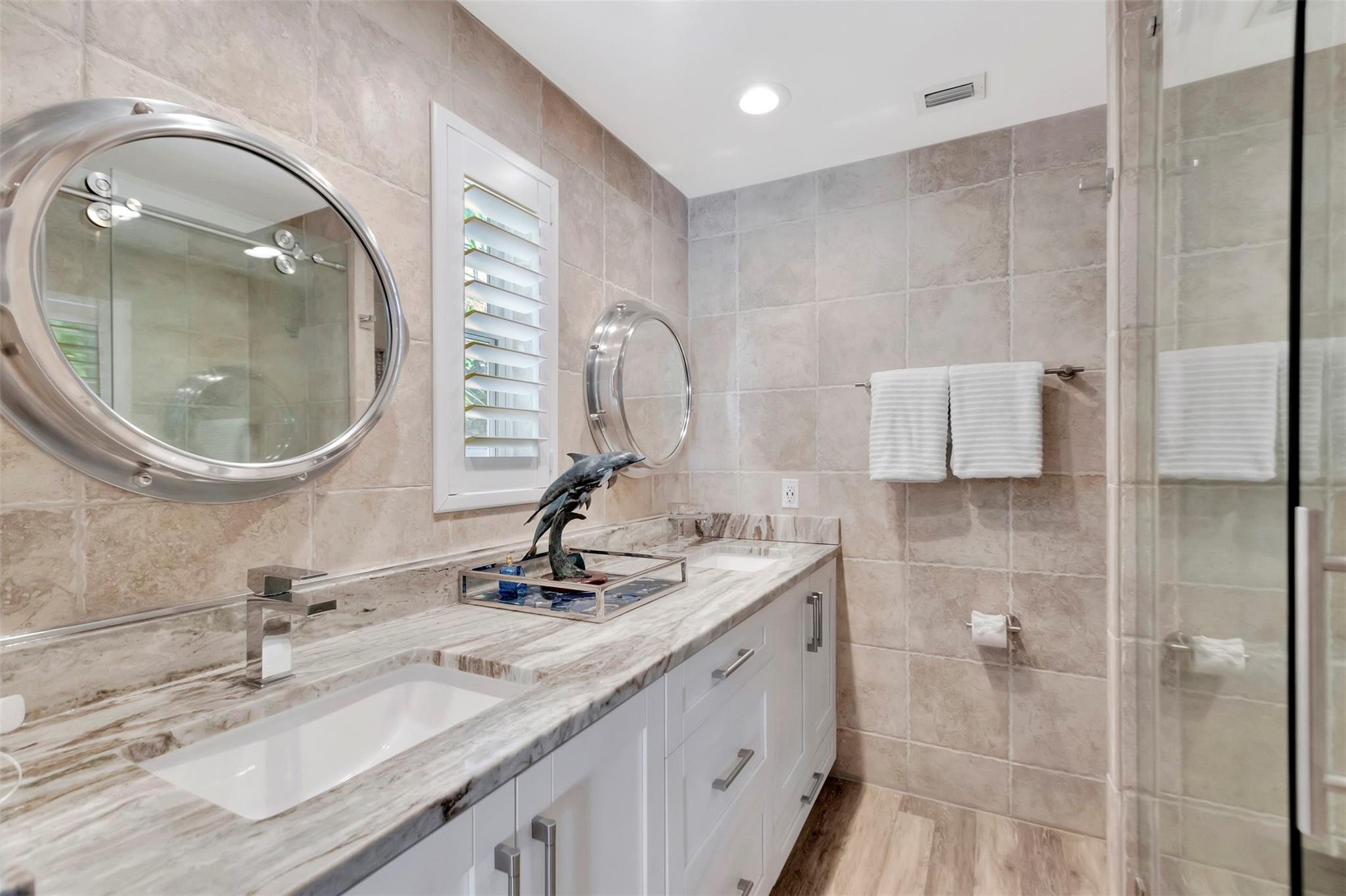 2517 E LAS OLAS, Fort Lauderdale FL 33301